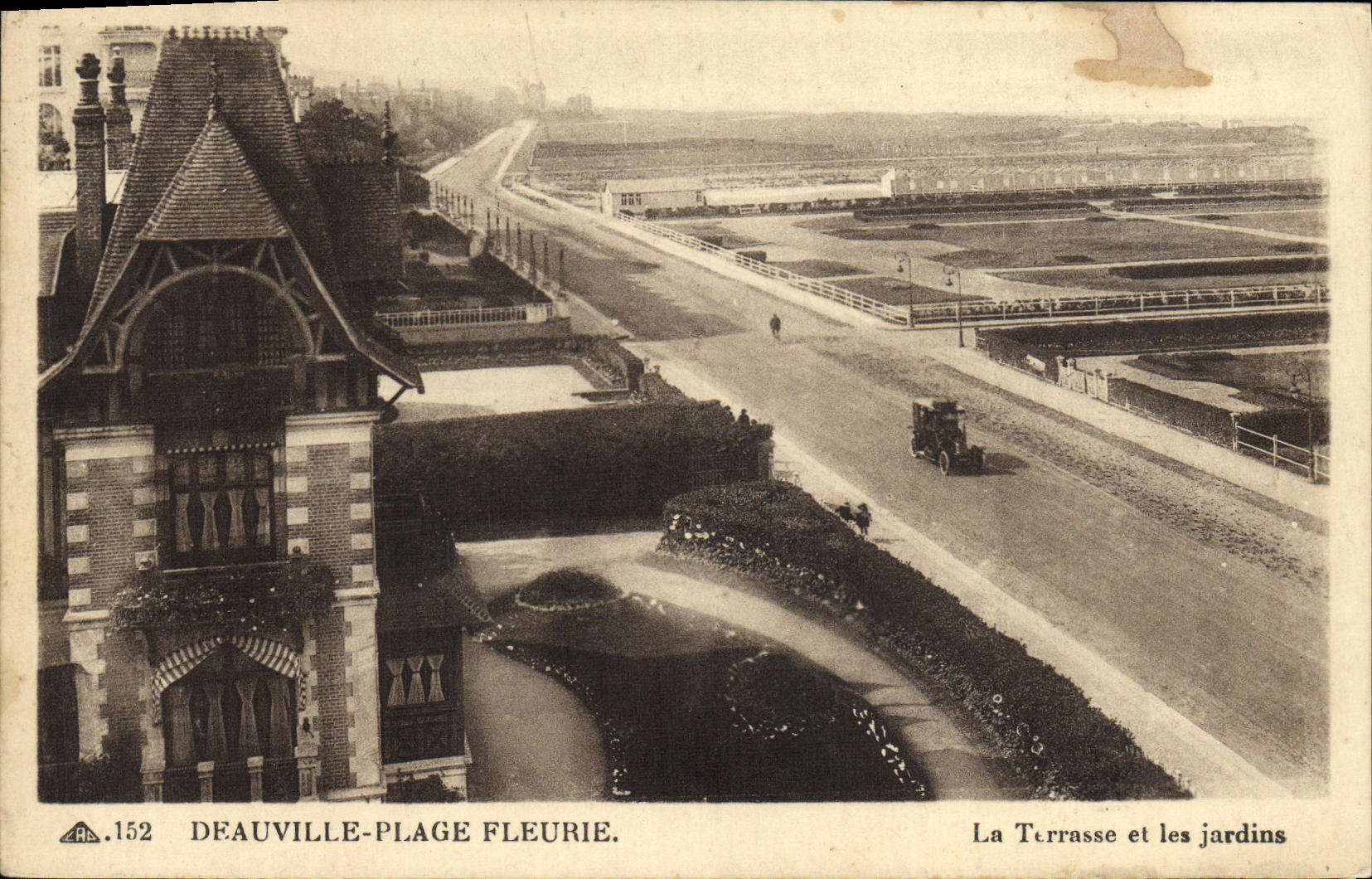 CPA Deauville Plage Fleurie La Terrasse et les Jardins