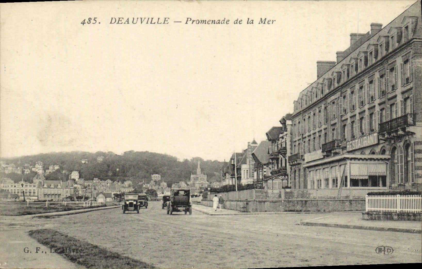 CPA Deauville Promenade de la Mer