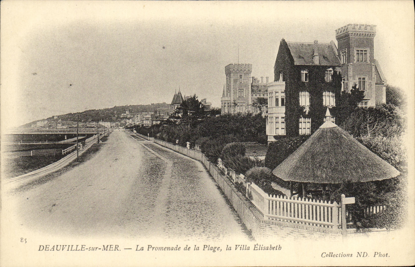 CPA Deauville sur Mer La Promeande de la Plage Villa Elisabeth