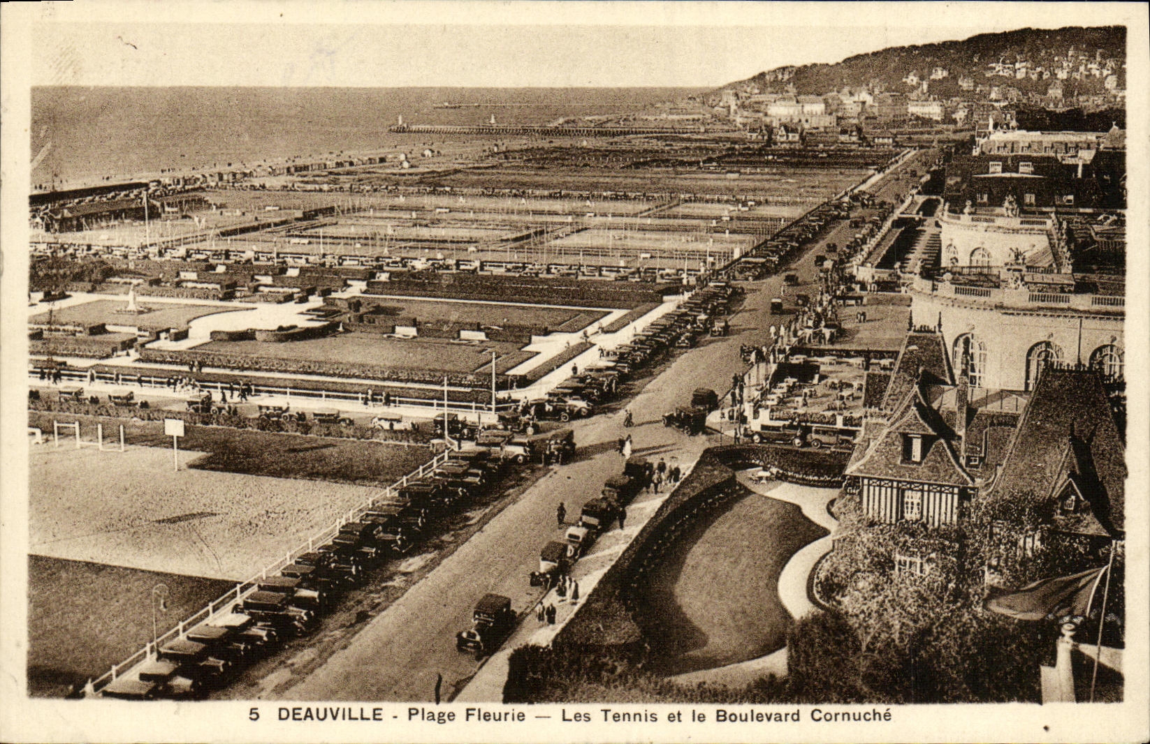 La POSTAL Deauville de la VENDIMIA florecio tenis de la playa y el bulevar de Cornuche