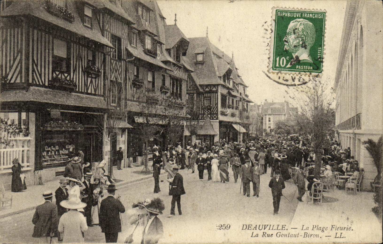 CPA Deauville La Plage Fleurie La Rue Gontaut Brion