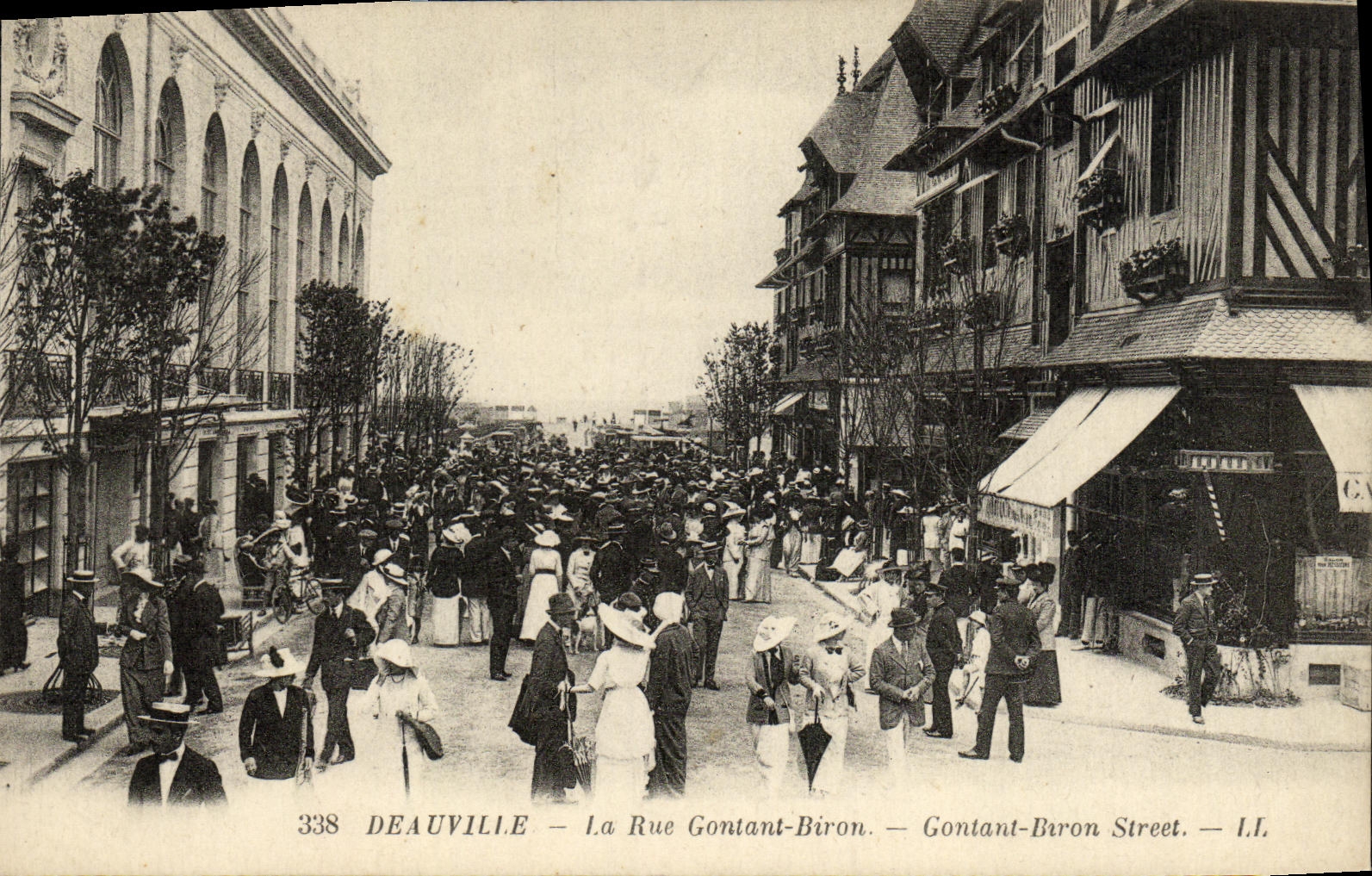 CPA Deauville La Rue Gontaut Brion