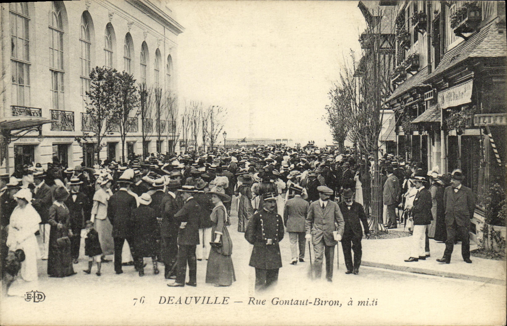 CPA Deauville Rue Gontaut Biron 