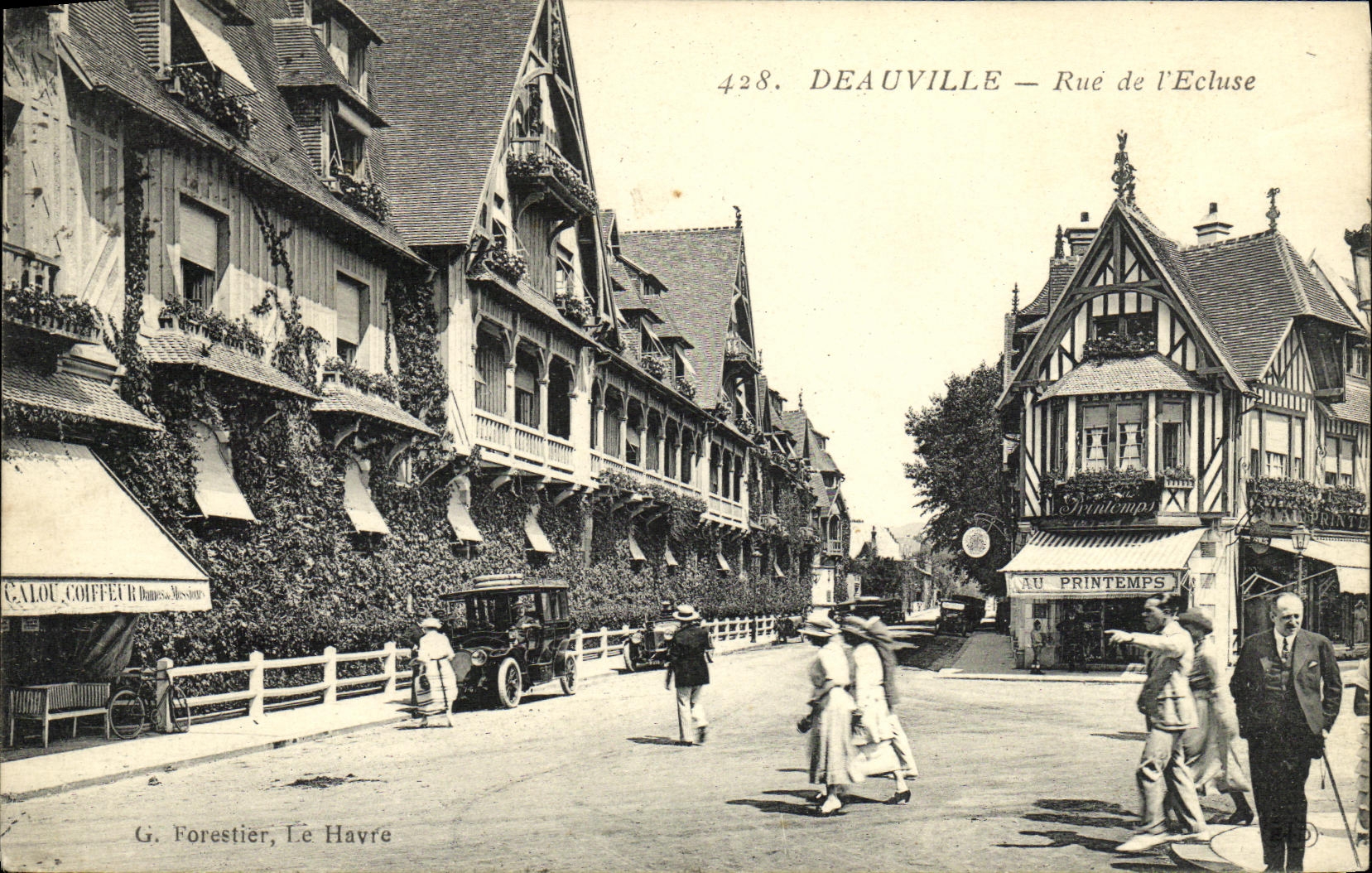 CPA Deauville Rue de l Ecluse Magasin au Printemps