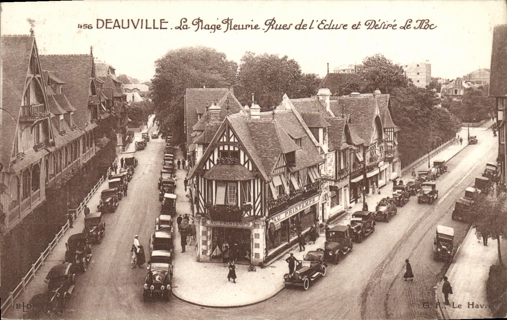 CPA Deauville La Plage Fleurie Rues de l Ecluse et Desire le Hoc Magasin au Printemps