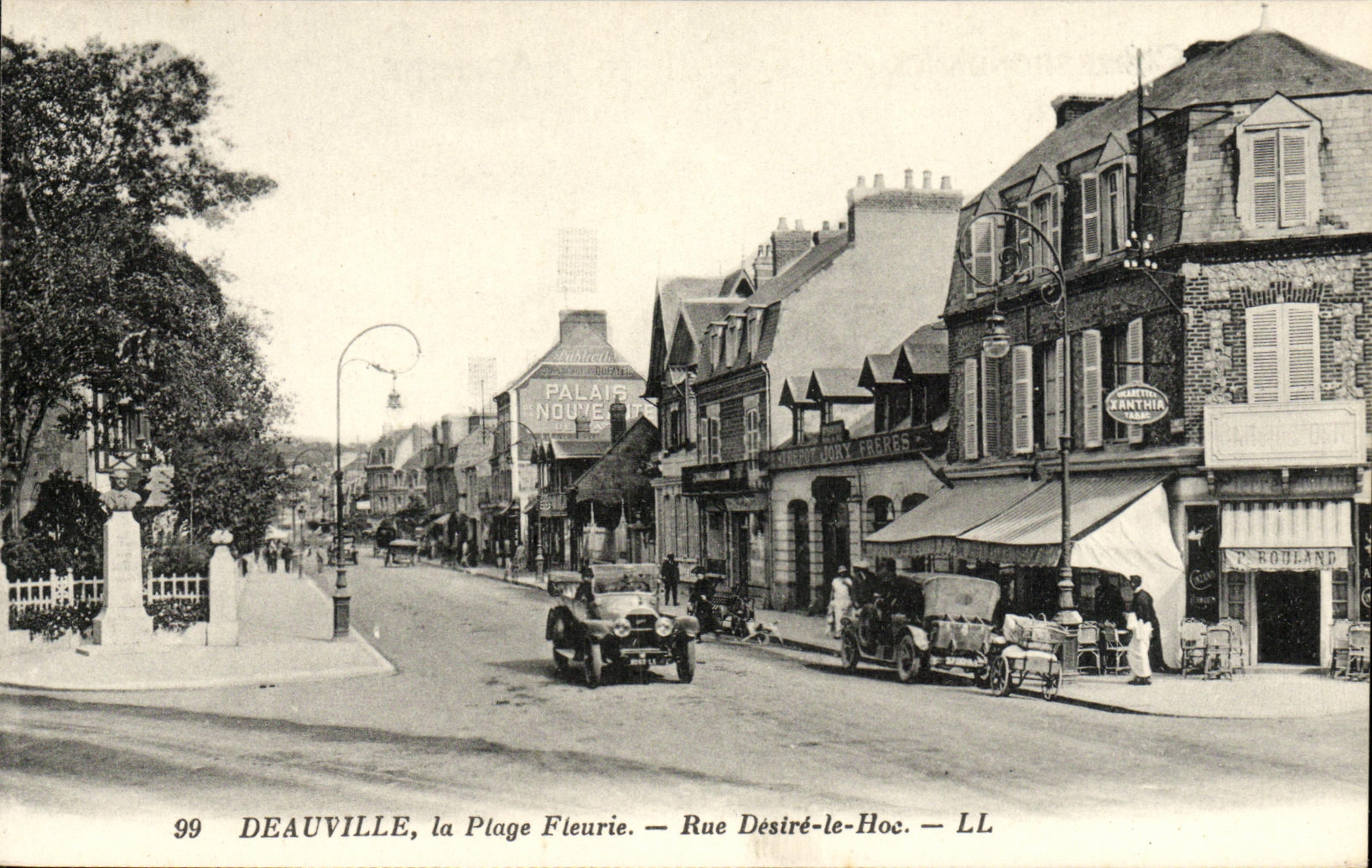 CPA Deauville La Plage Fleure Rue Desire Le Hoc