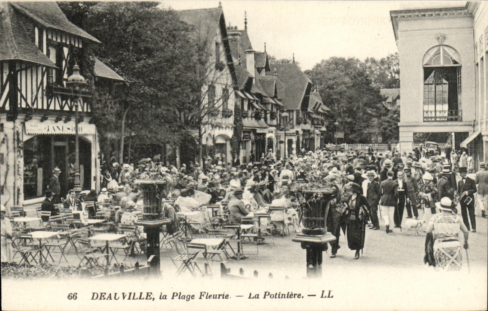 CPA Deauville La Plage Fleurie La Potiniere