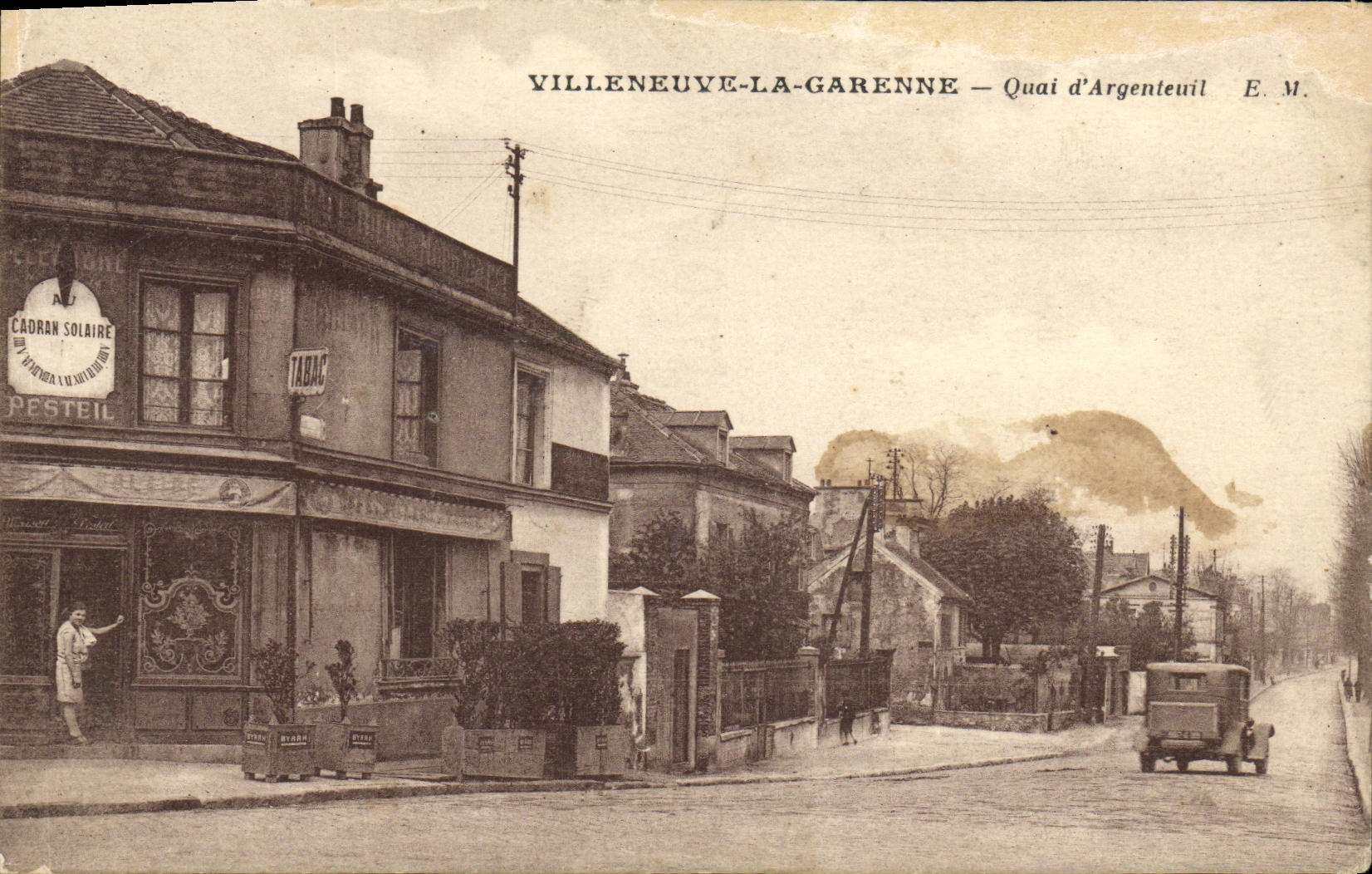 VINTAGE POSTCARD Villeneuve Garenne Quay D Argenteuil Sundial