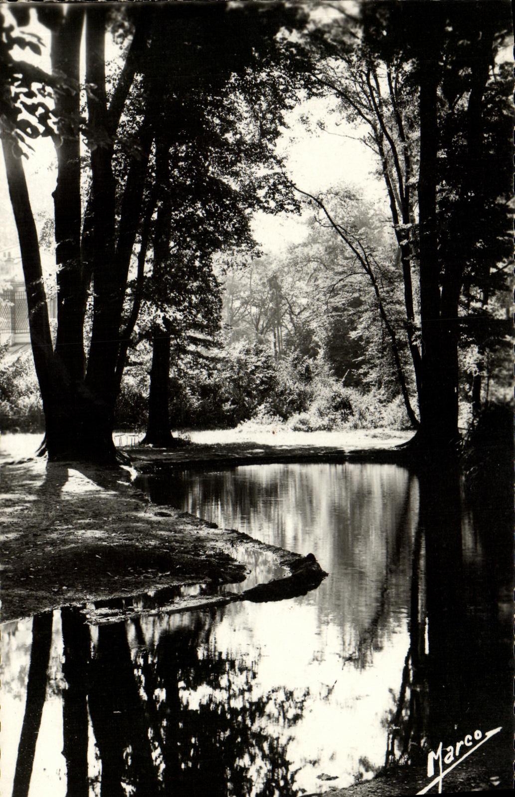 CPM Nos Jolis Ruisseaux Le Bois de Boulogne