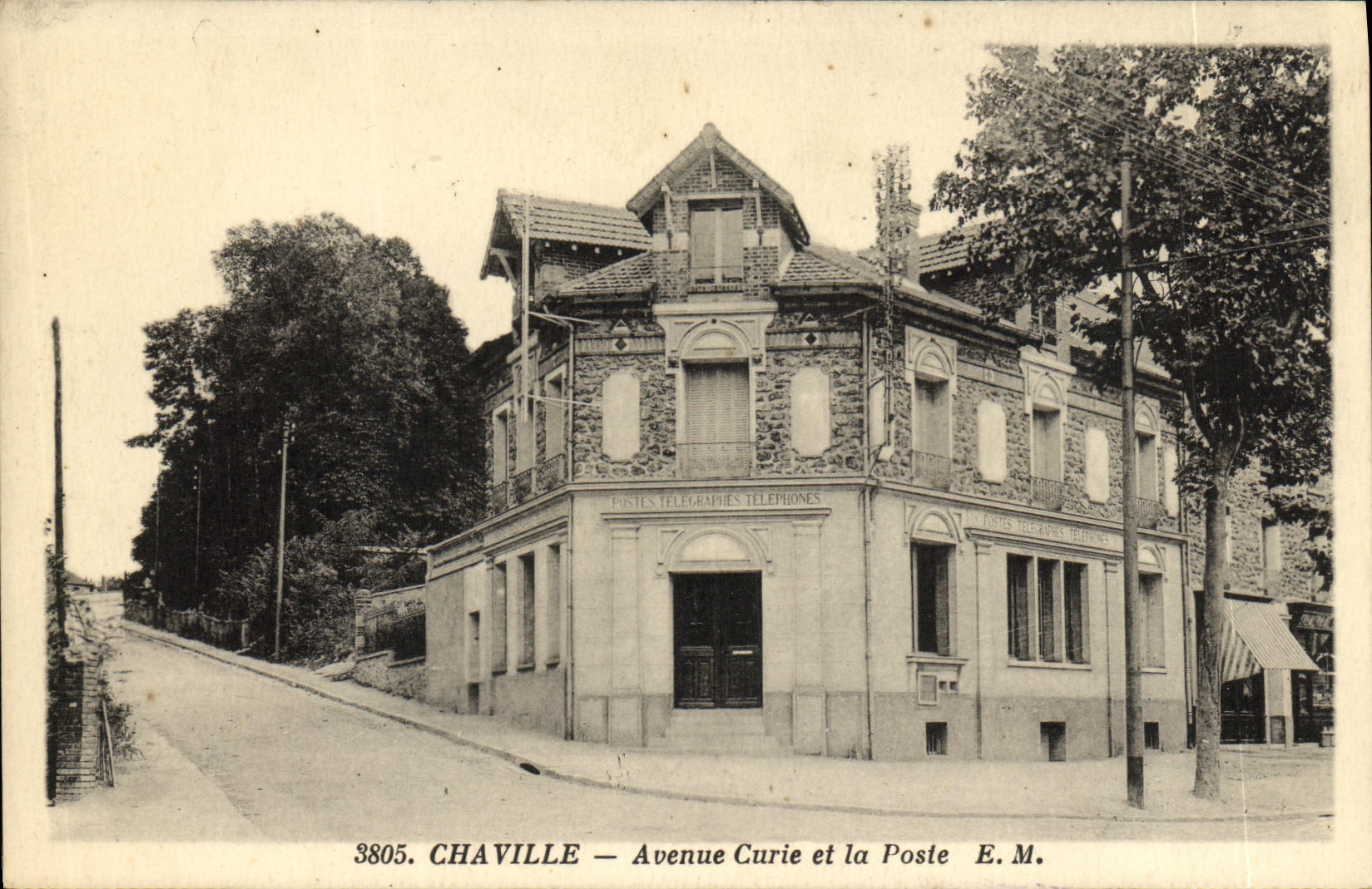 CPA Chaville Avenue Curie et la Poste