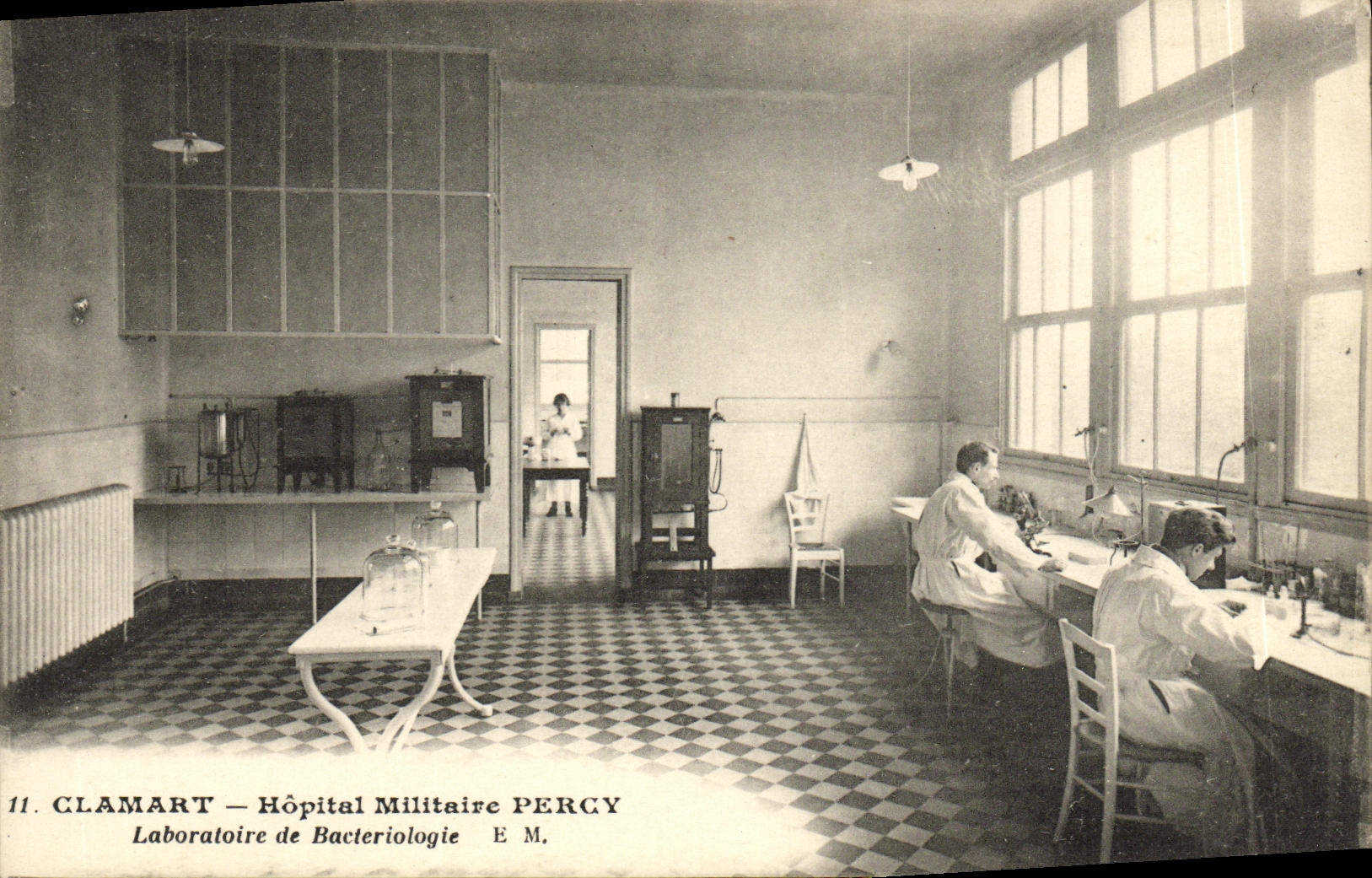 Laboratorio de Percy del hospital militar de Clamart de la POSTAL de la VENDIMIA de la TAPA de la bacteriologia