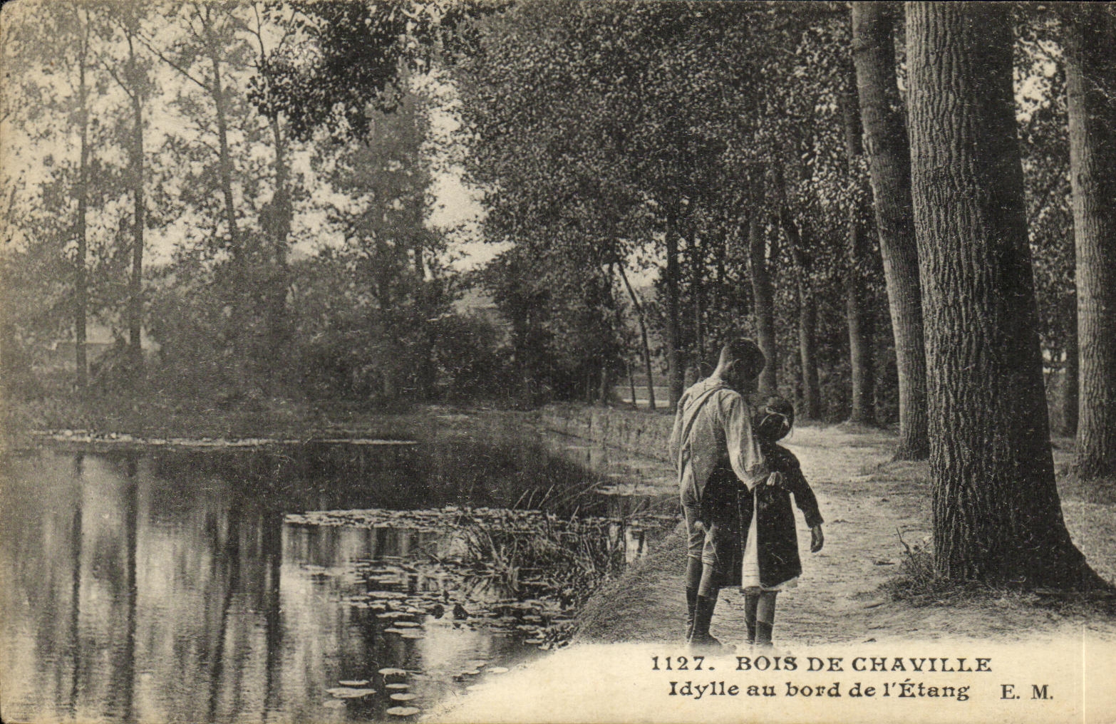 VINTAGE POSTCARD Wood of Chaville Idylle at the edge of L Pond Children