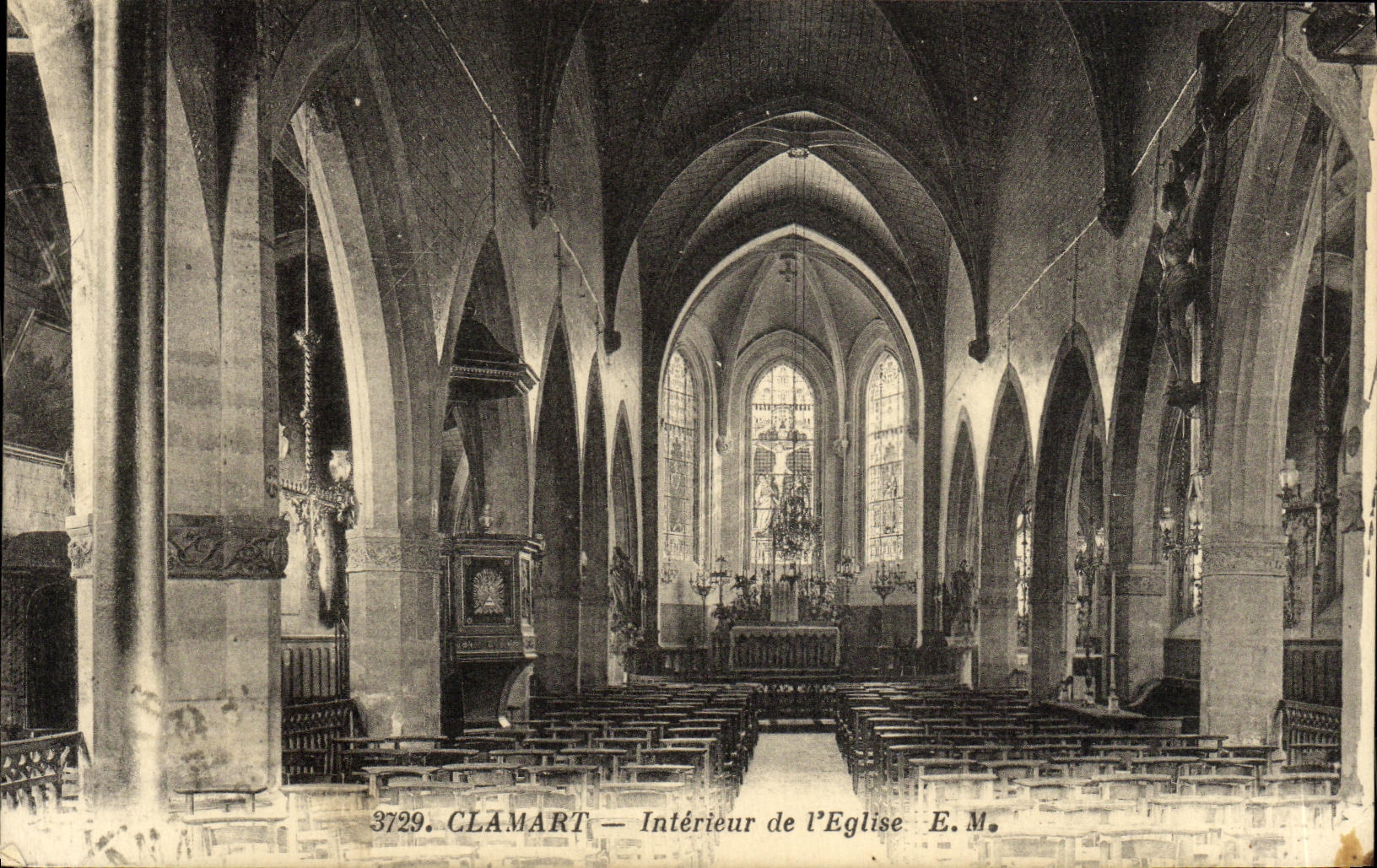 VINTAGE POSTCARD Interior Clamart of L Church