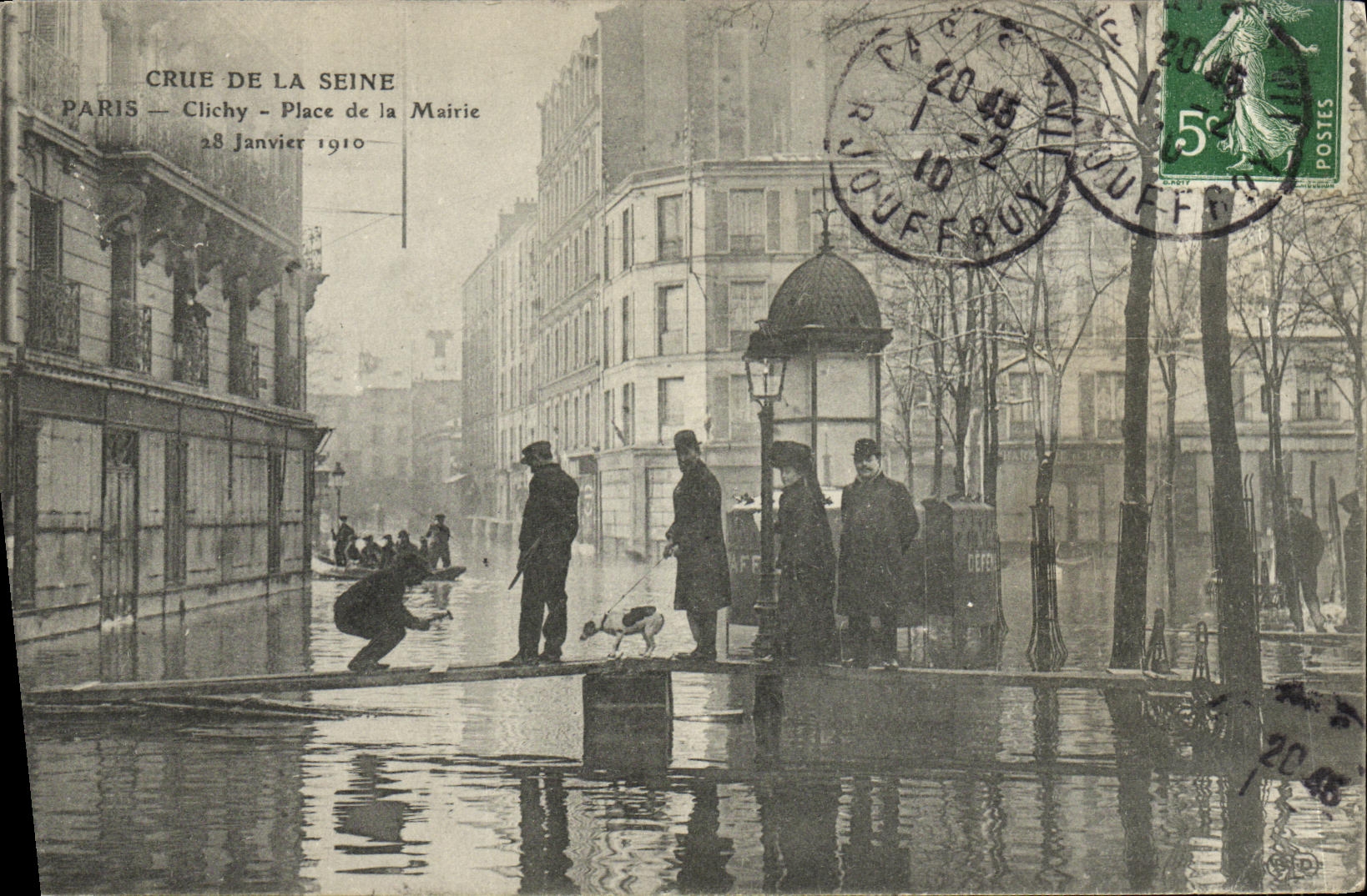 CPA Crue de la Seine Paris Clichy Place de la Mairie Inondations Janvier 1910