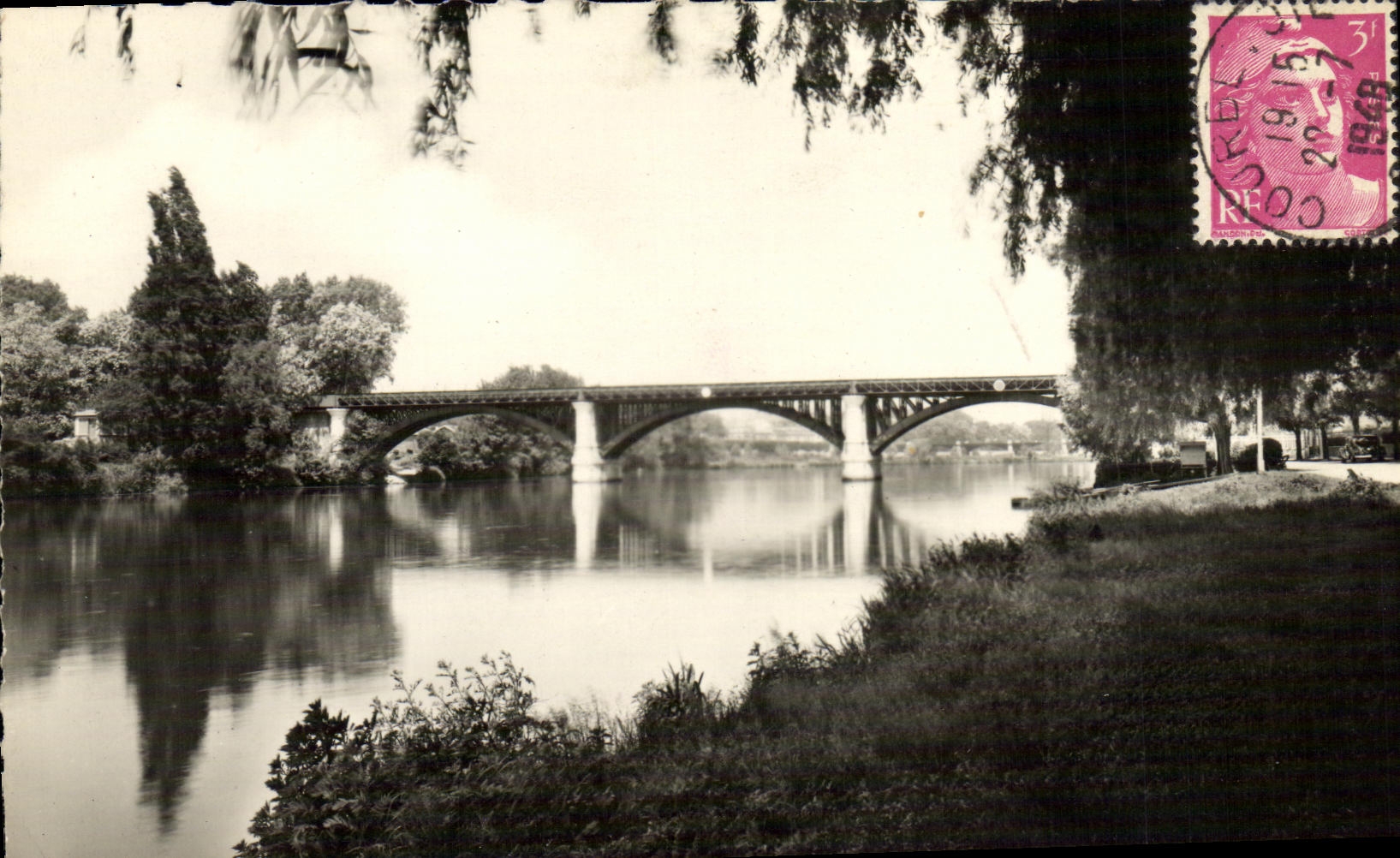 MODERN CARD Rueil Malmaison Edge of the Seine