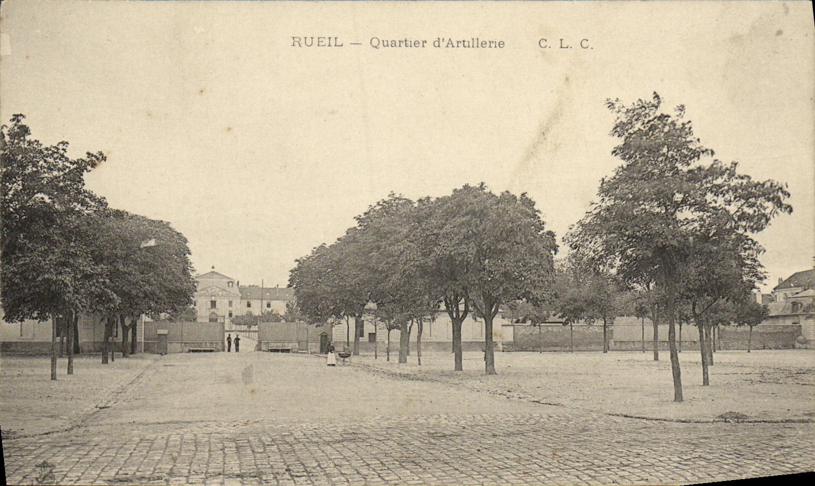 VINTAGE POSTCARD Rueil District D Militaria Artillery