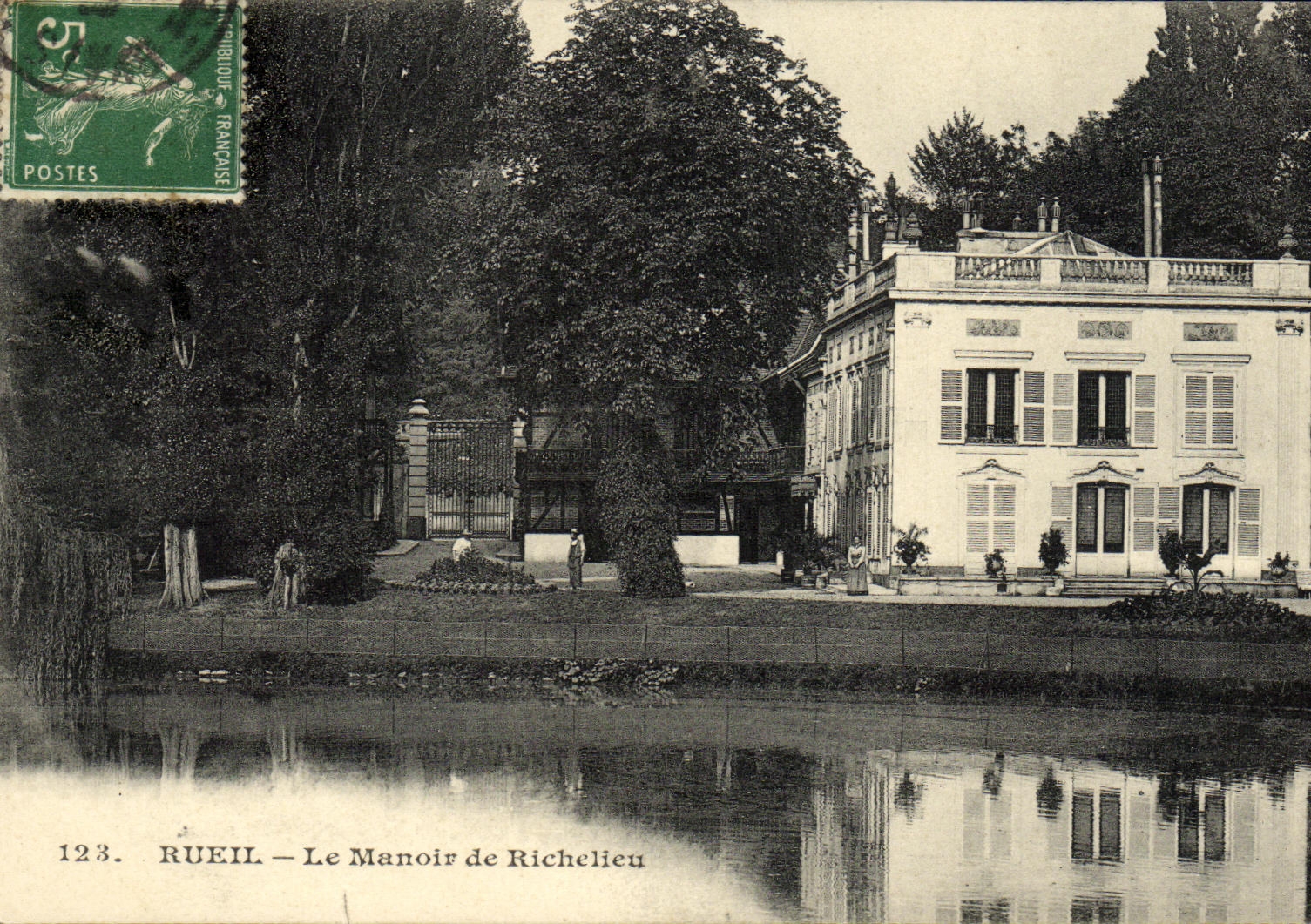 VINTAGE POSTCARD Rueil the Manor of Richelieu