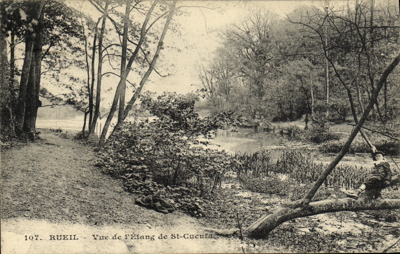 VINTAGE POSTCARD Rueil Seen of L Pond of St Cucufa