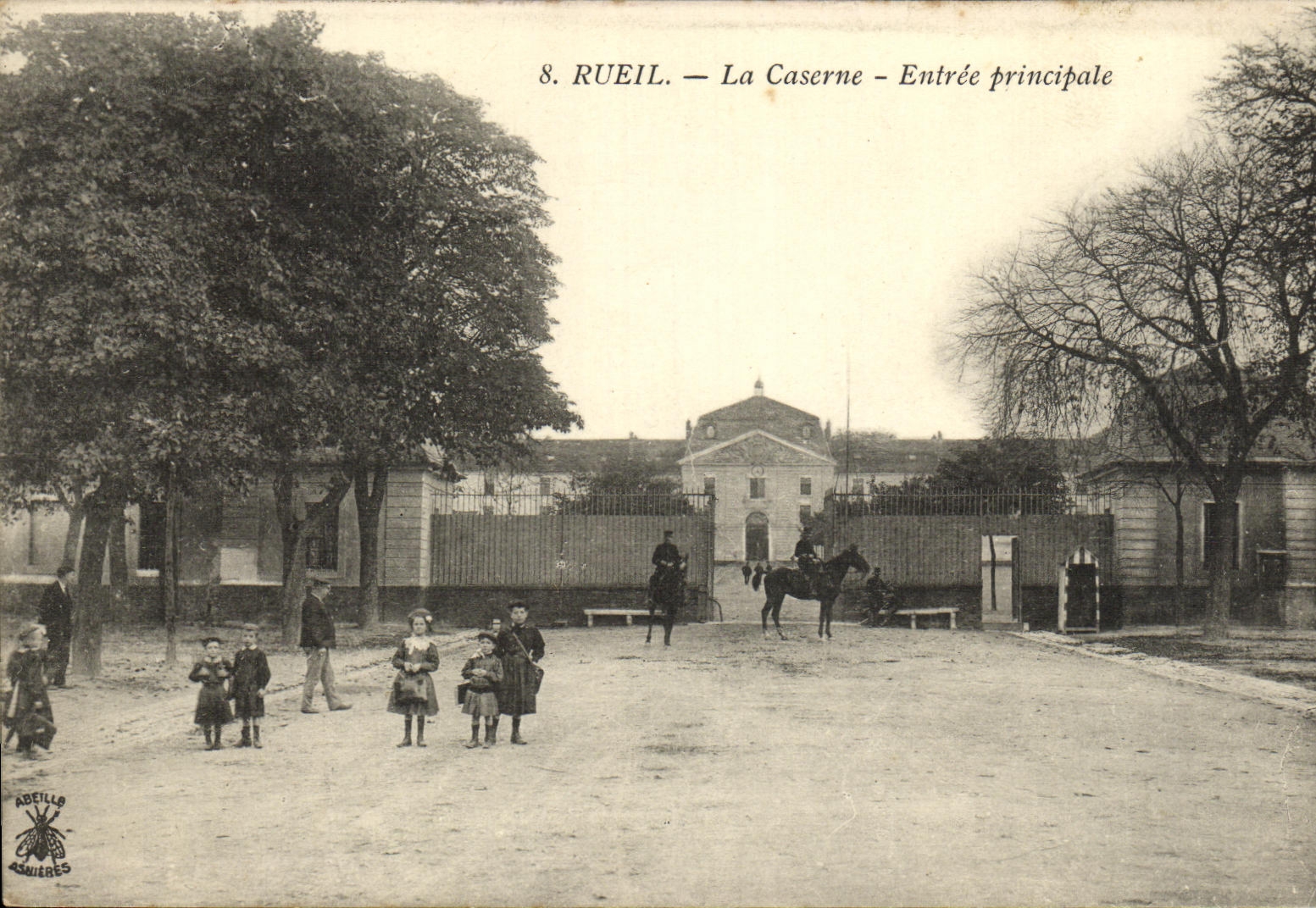 CPA Rueil La Caserne Entree Principale Militaria