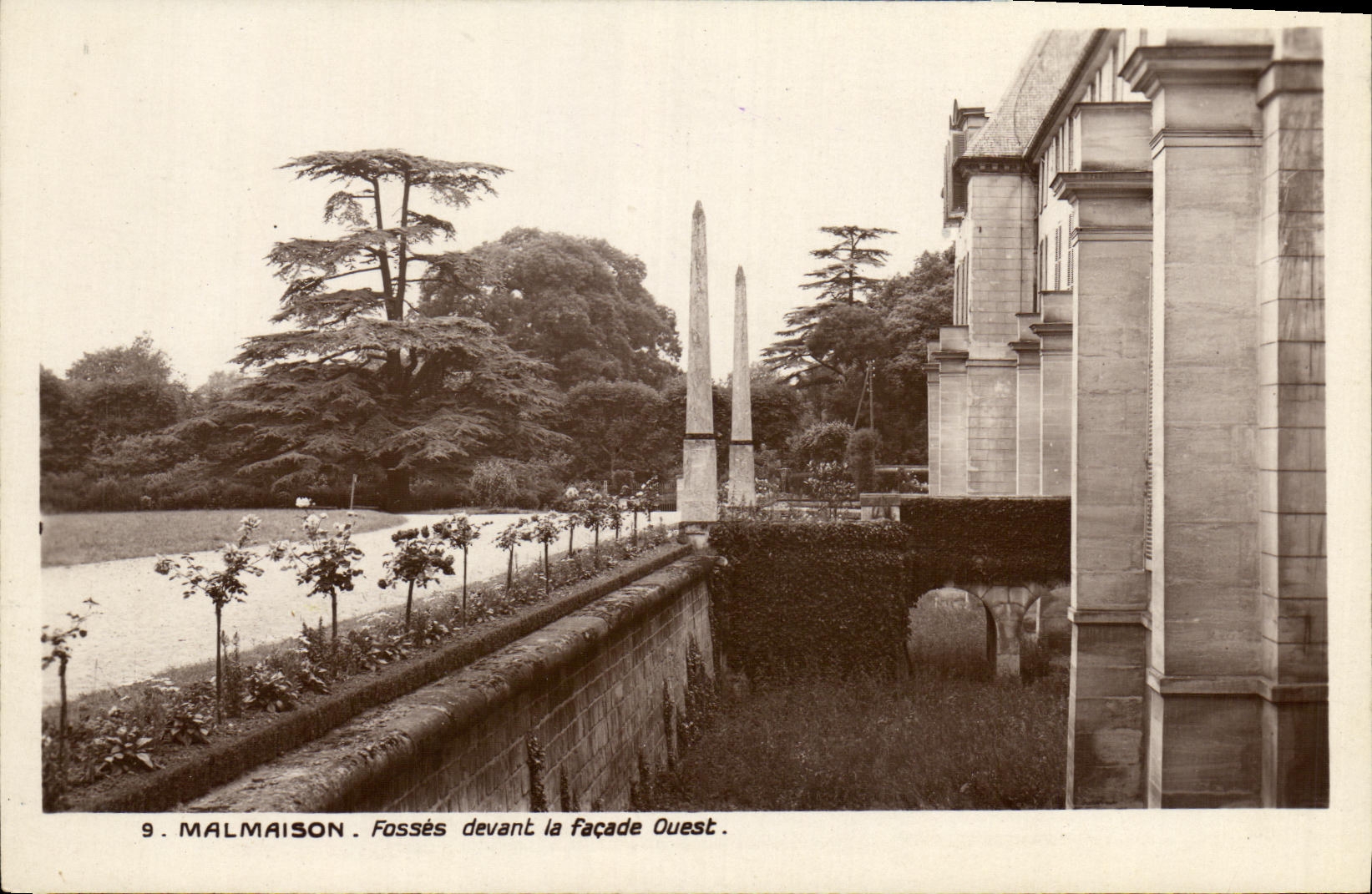 VINTAGE POSTCARD Malmaison Pits in front of the Western frontage
