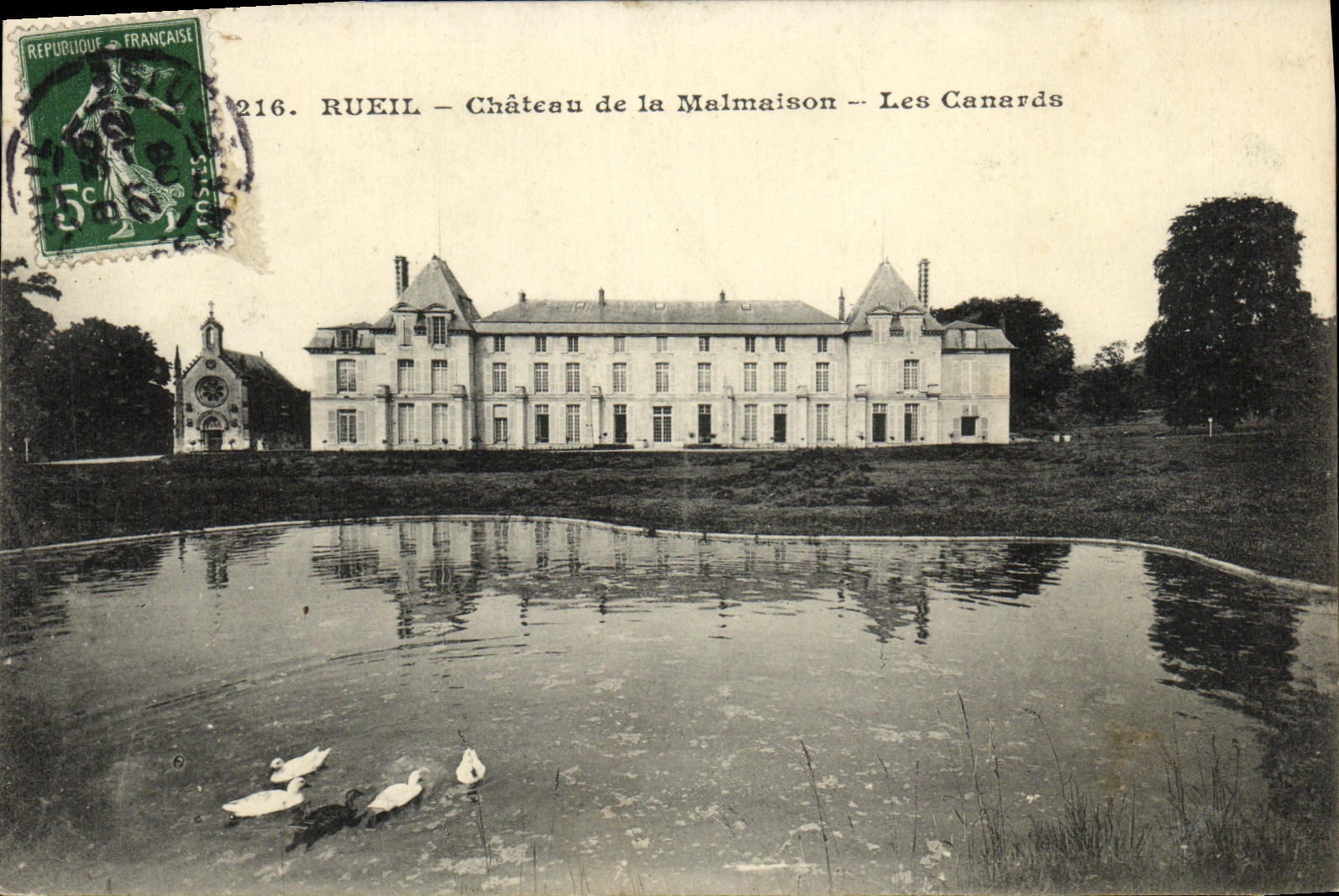 VINTAGE POSTCARD Rueil Castle of Malmaison Ducks