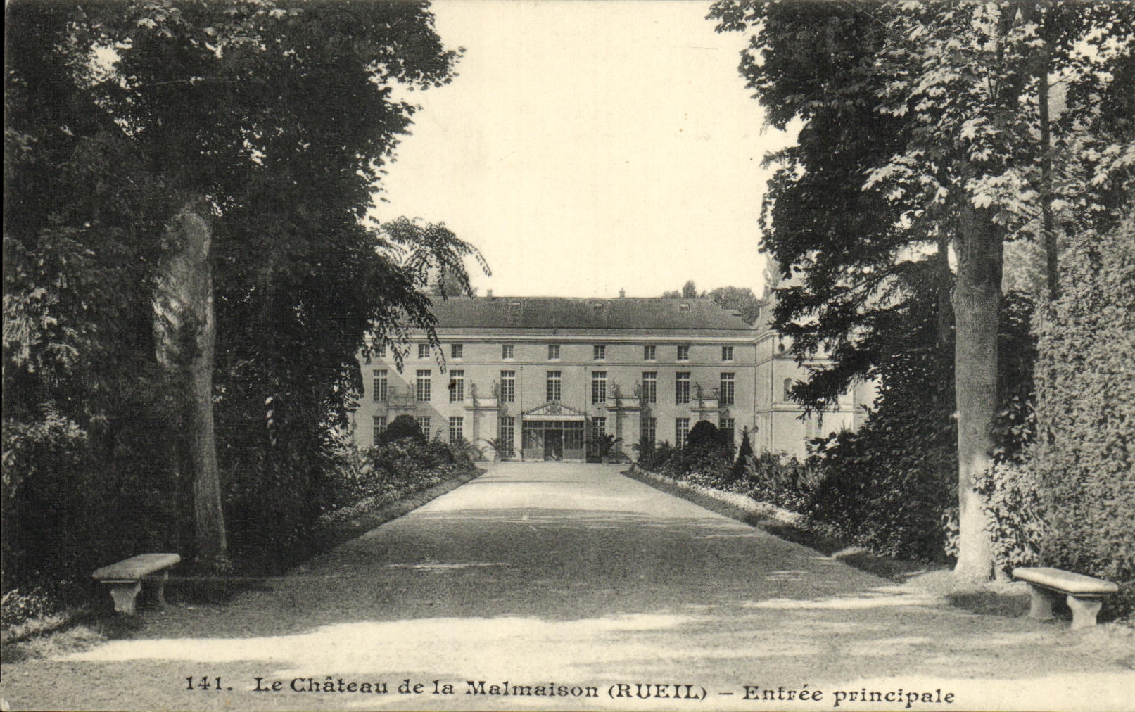 VINTAGE POSTCARD the Castle of Malmaison Main entrance