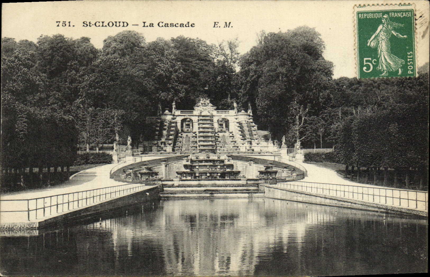 Nube del St de la POSTAL de la VENDIMIA la cascada