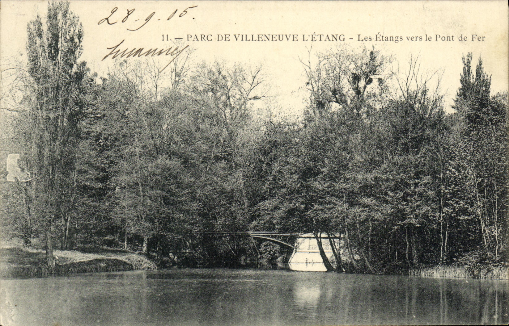 CPA Parc de Villeneuve l etang Les Etangs vers le Pont de Fer
