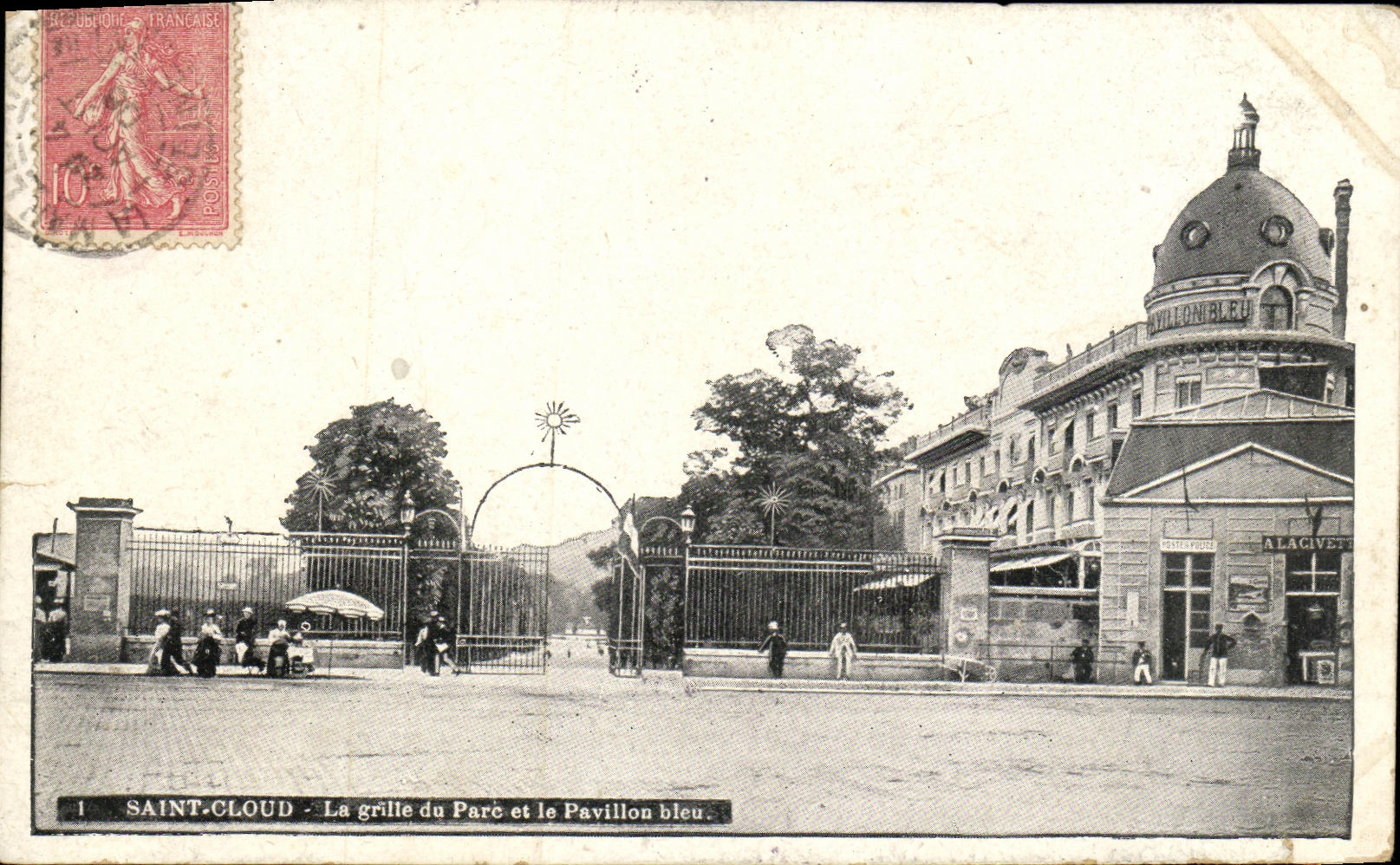 CPA Parc de Saint Cloud La Grille du Parc et le Pavillon Bleu