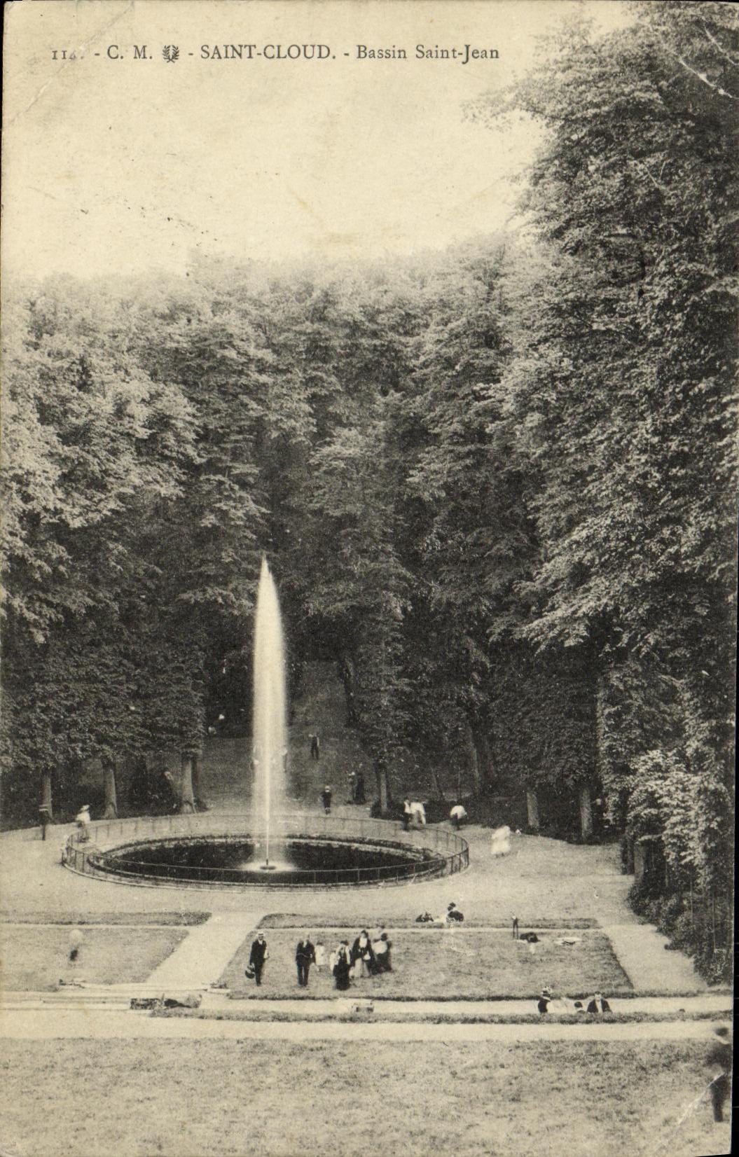 VINTAGE POSTCARD Park of Saint Cloud Holy Basin Jean