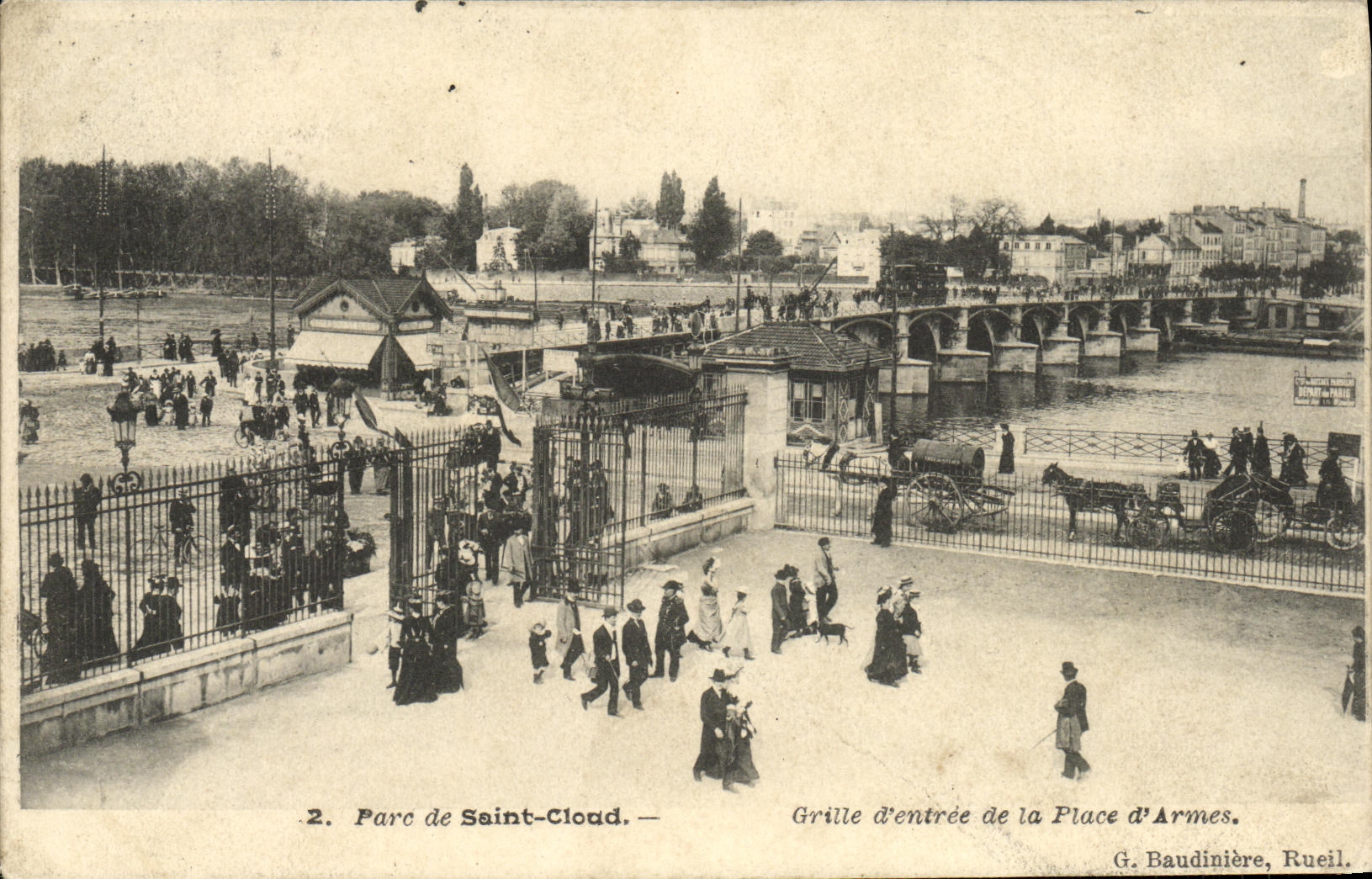 CPA Parc de Saint Cloud Grille d entree de la place d armes 