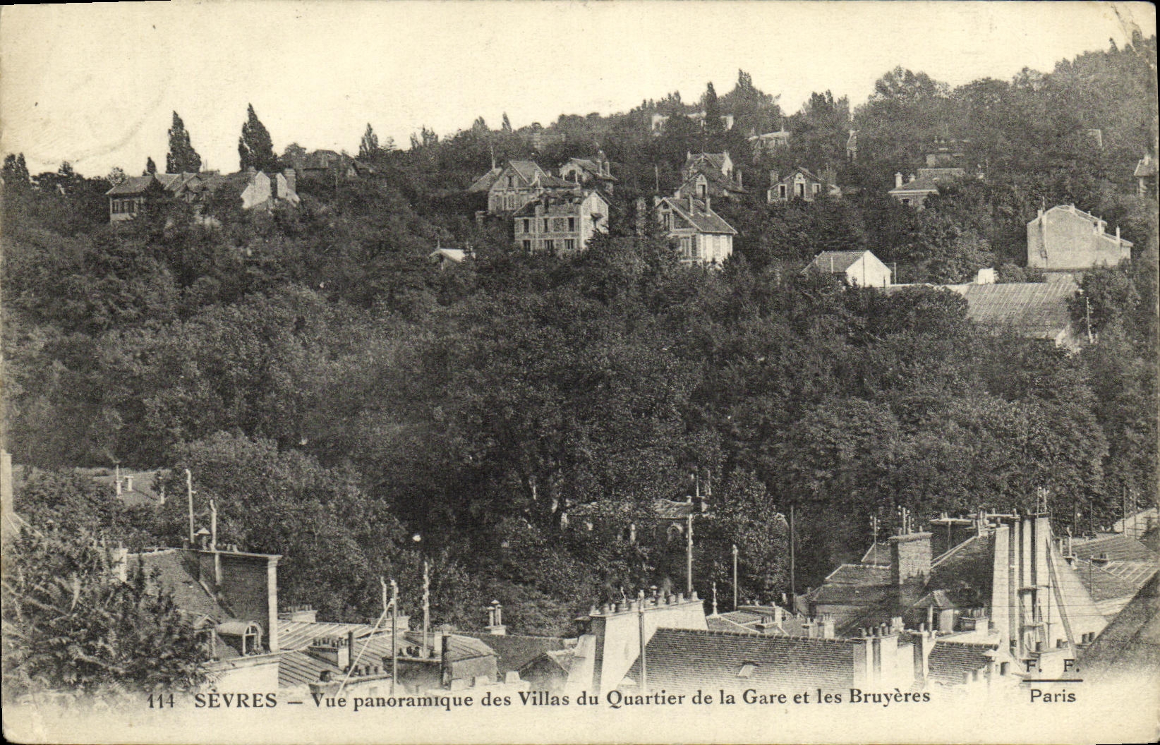 Chalets separados de la opinion panoramica de la POSTAL de la VENDIMIA del districto de la estacion y de los brezos