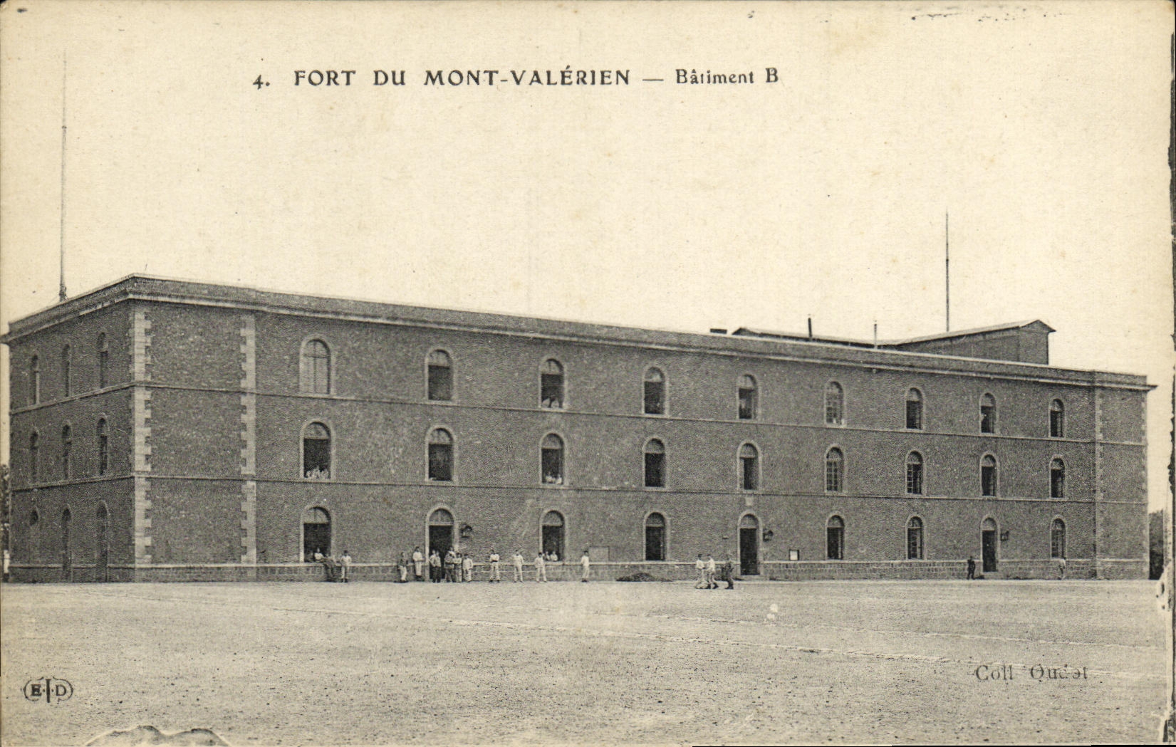 VINTAGE POSTCARD Fort du Mont Valerien Building B Militaria