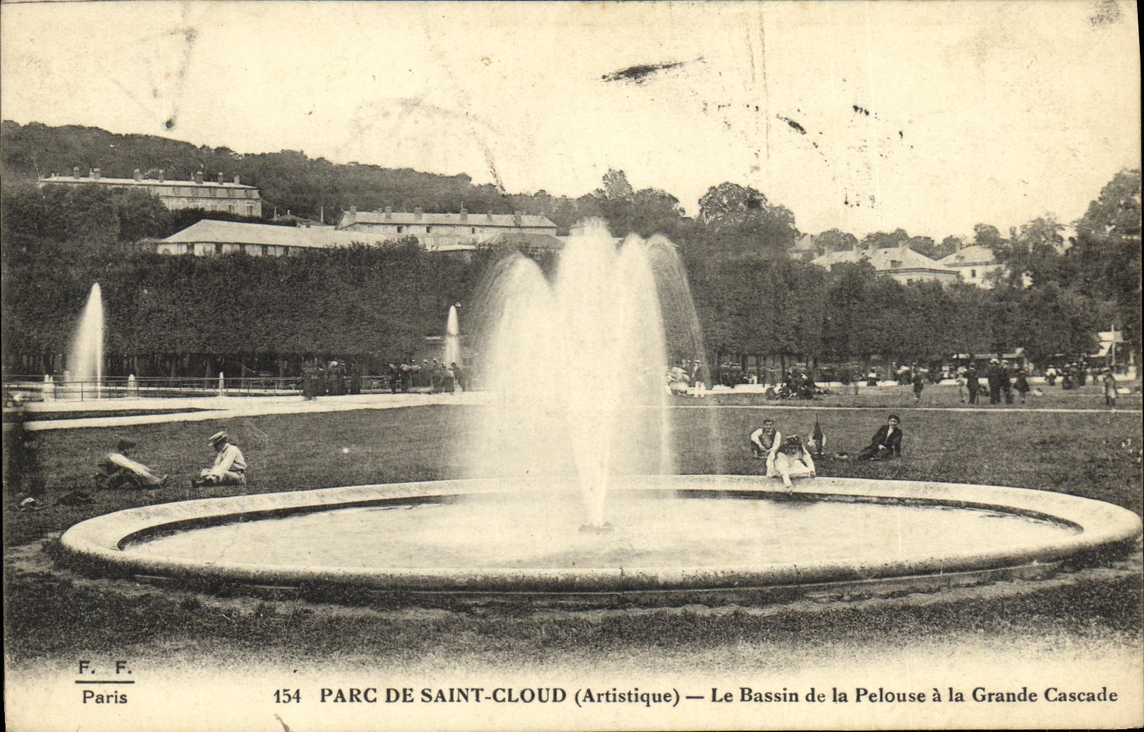 CPA Saint Cloud Parc De Le Bassin de la Pelouse a la Grande Cascade