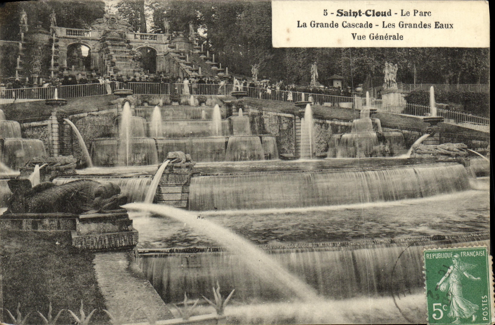 CPA Saint Cloud La Grande Cascade Les Grandes Eaux Vue Generale