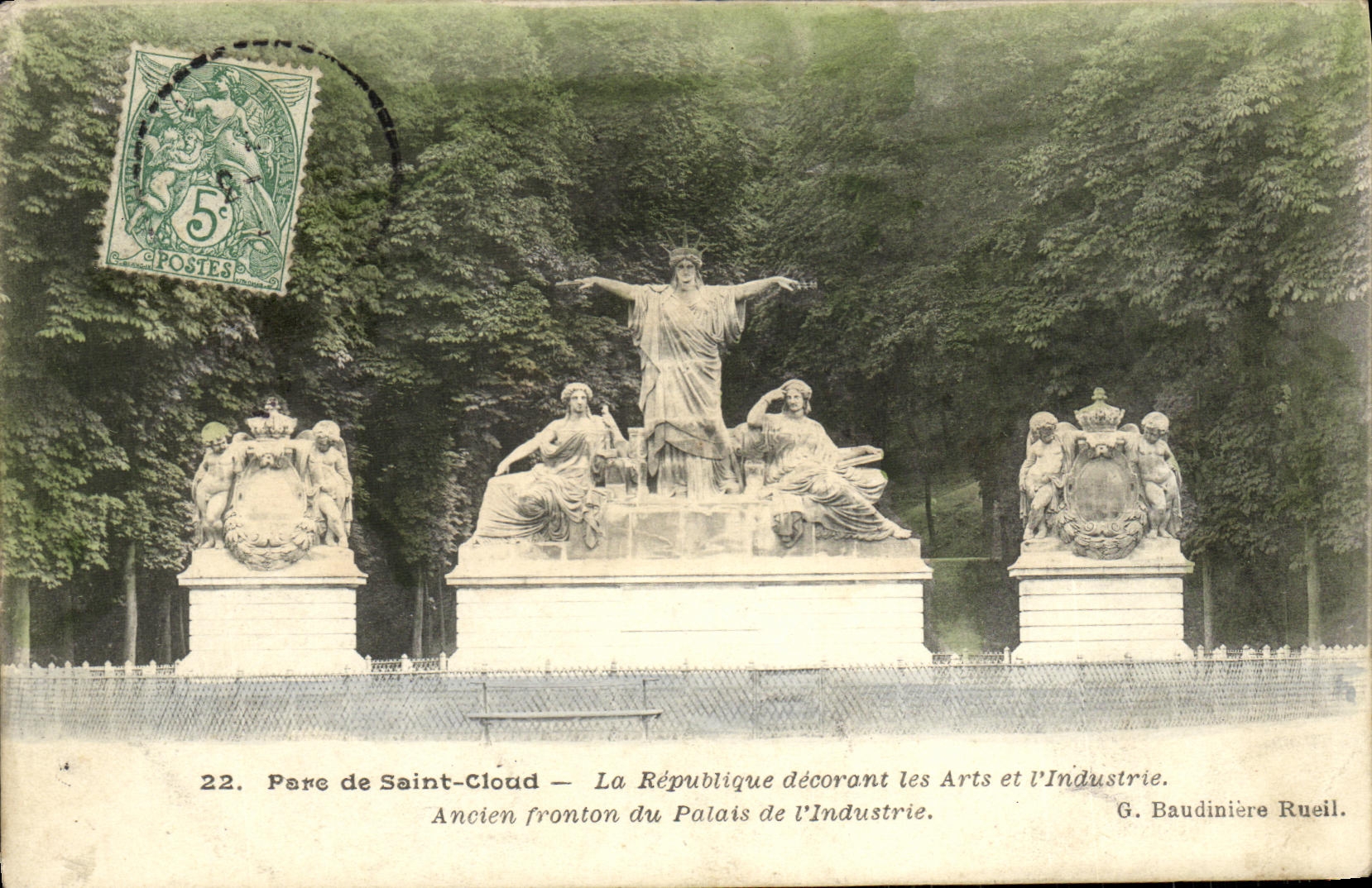 CPA Saint Cloud Parc La Republique decorant les Arts et l Industrie Ancien fronton du palais de l industrie
