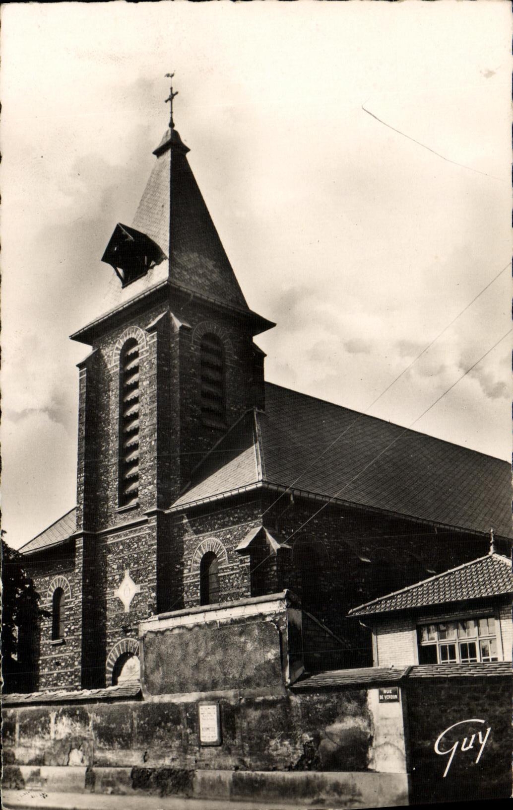 POSTAL MODERNA Suresnes L iglesia del corazon inmaculado de la calle De Verdún de Marie