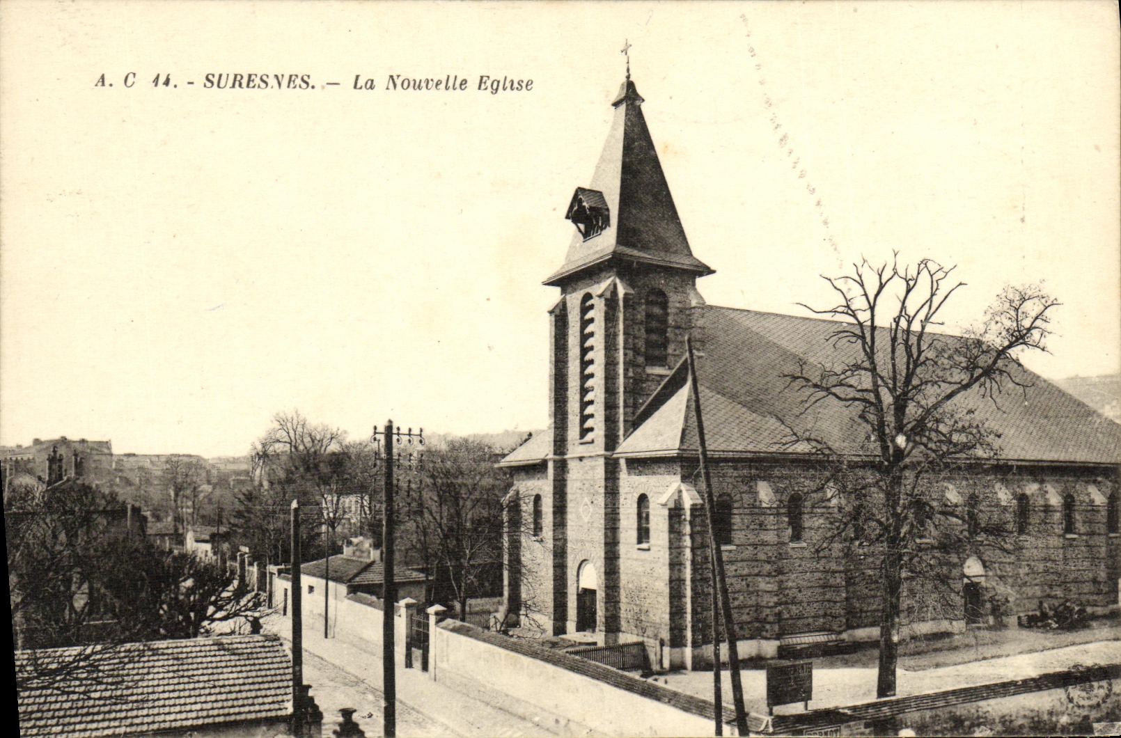 VINTAGE POSTCARD Suresnes the New Church