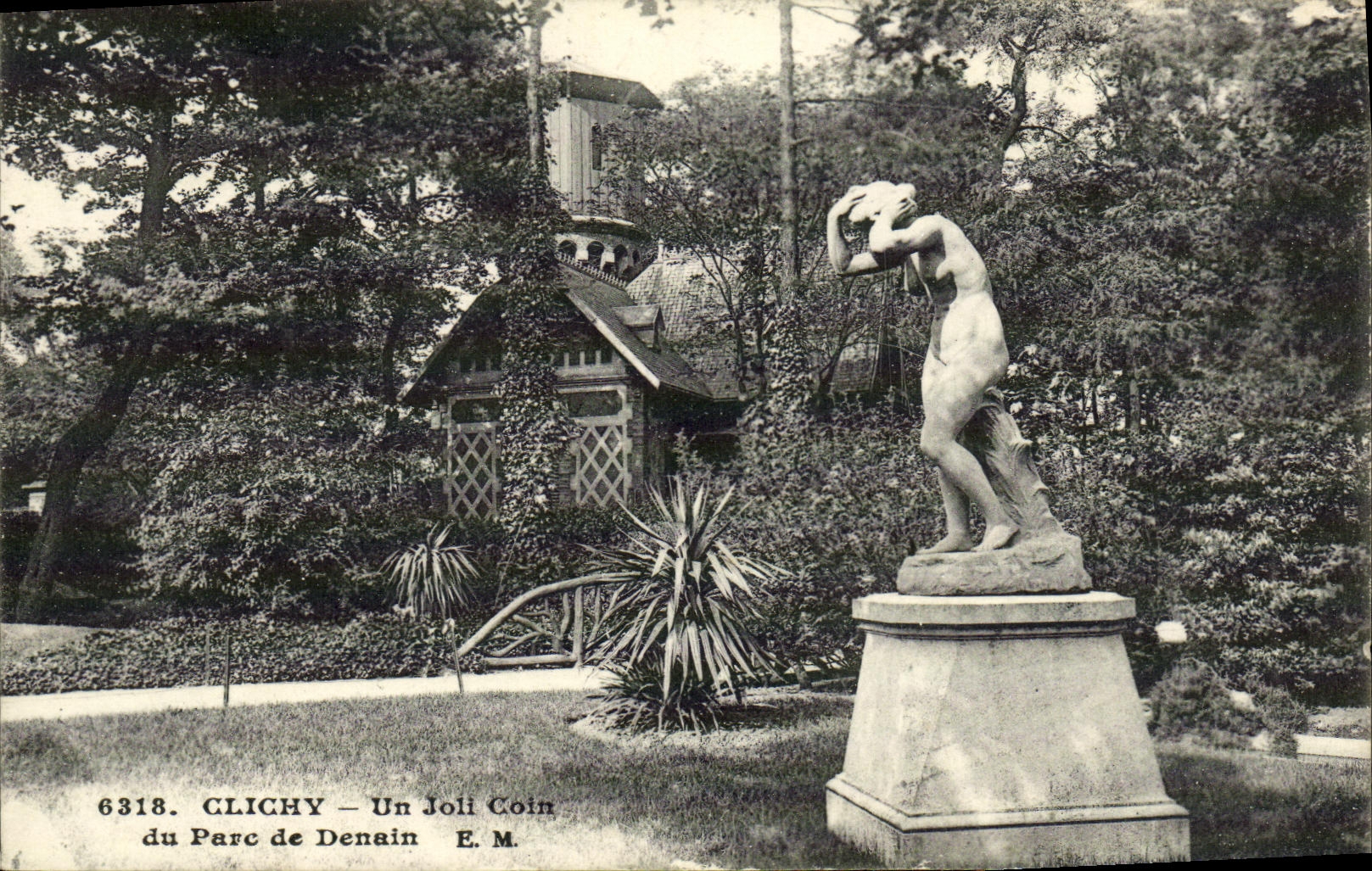 CPA Clichy Un Joil Coin du Parc de Denain