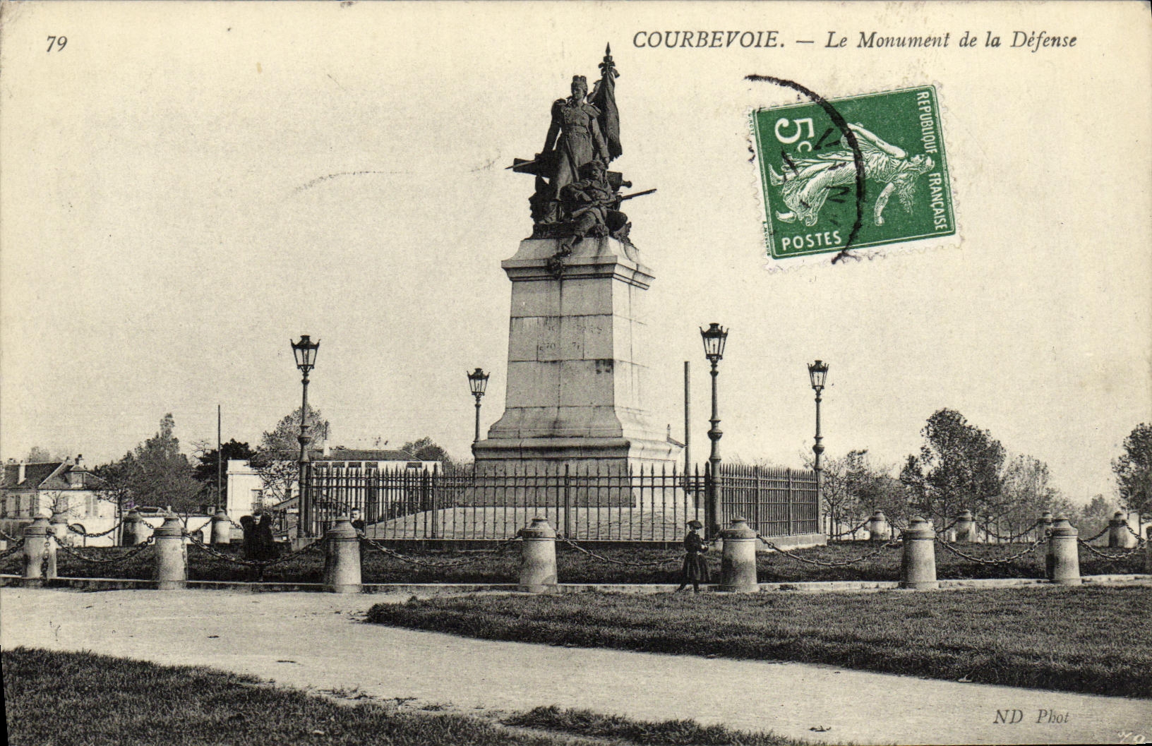 CPA Courbevoie Le Monument de la defense