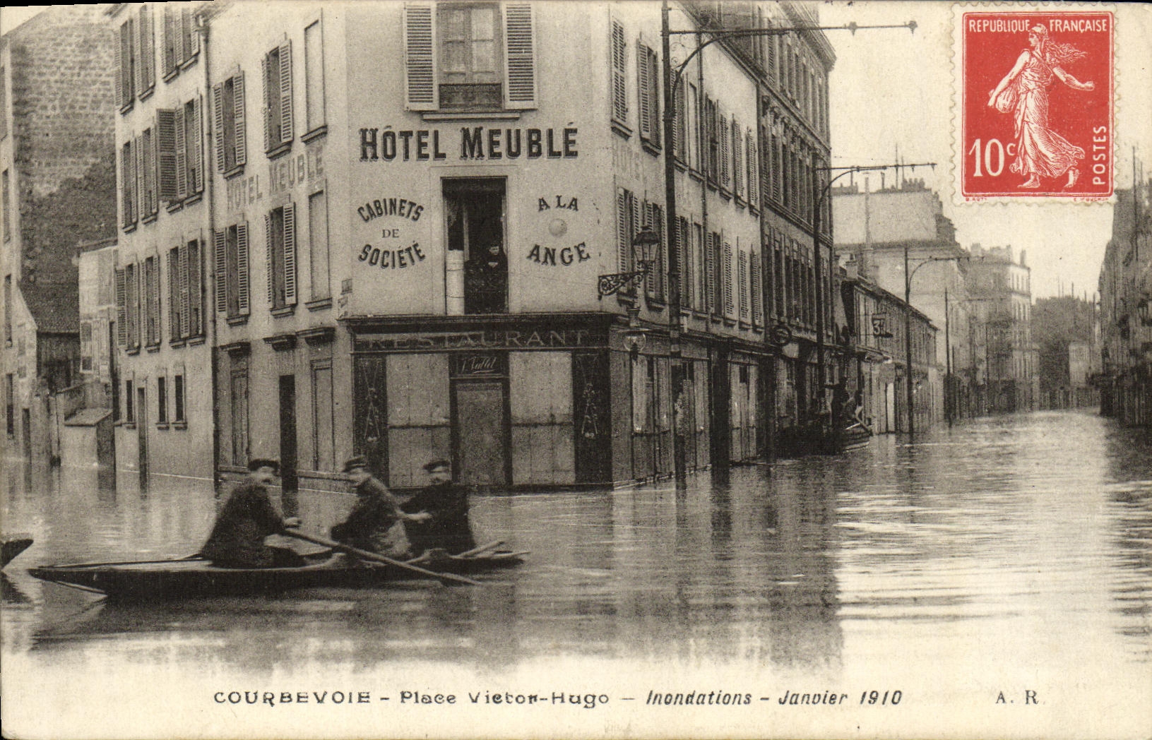 La POSTAL Courbevoie de la VENDIMIA coloca Victor Hugo Inondatiosn el hotel movible de enero de 1910