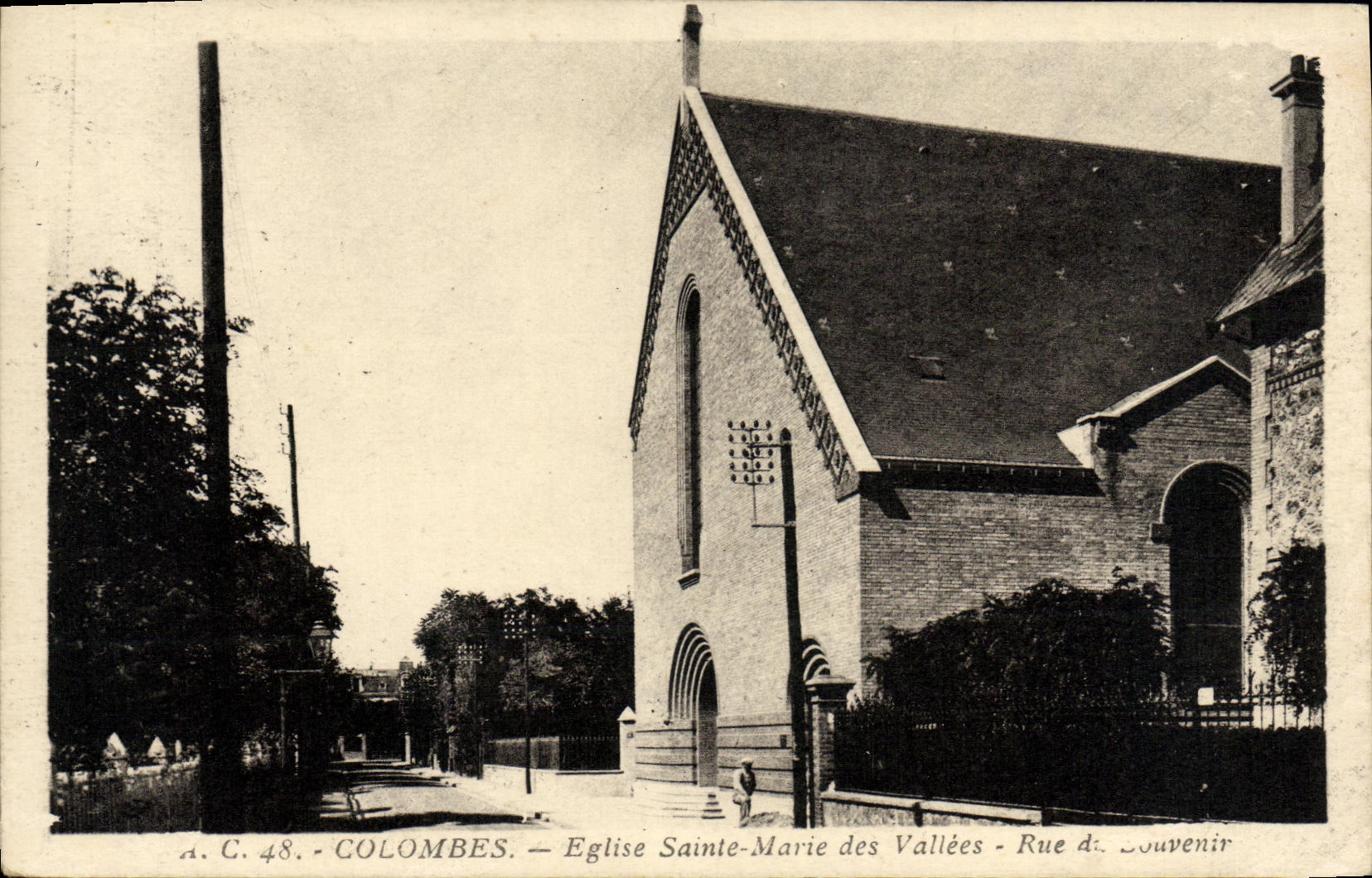 Iglesia Sainte Marie de las palomas de la POSTAL de la VENDIMIA de la calle de los valles de la memoria