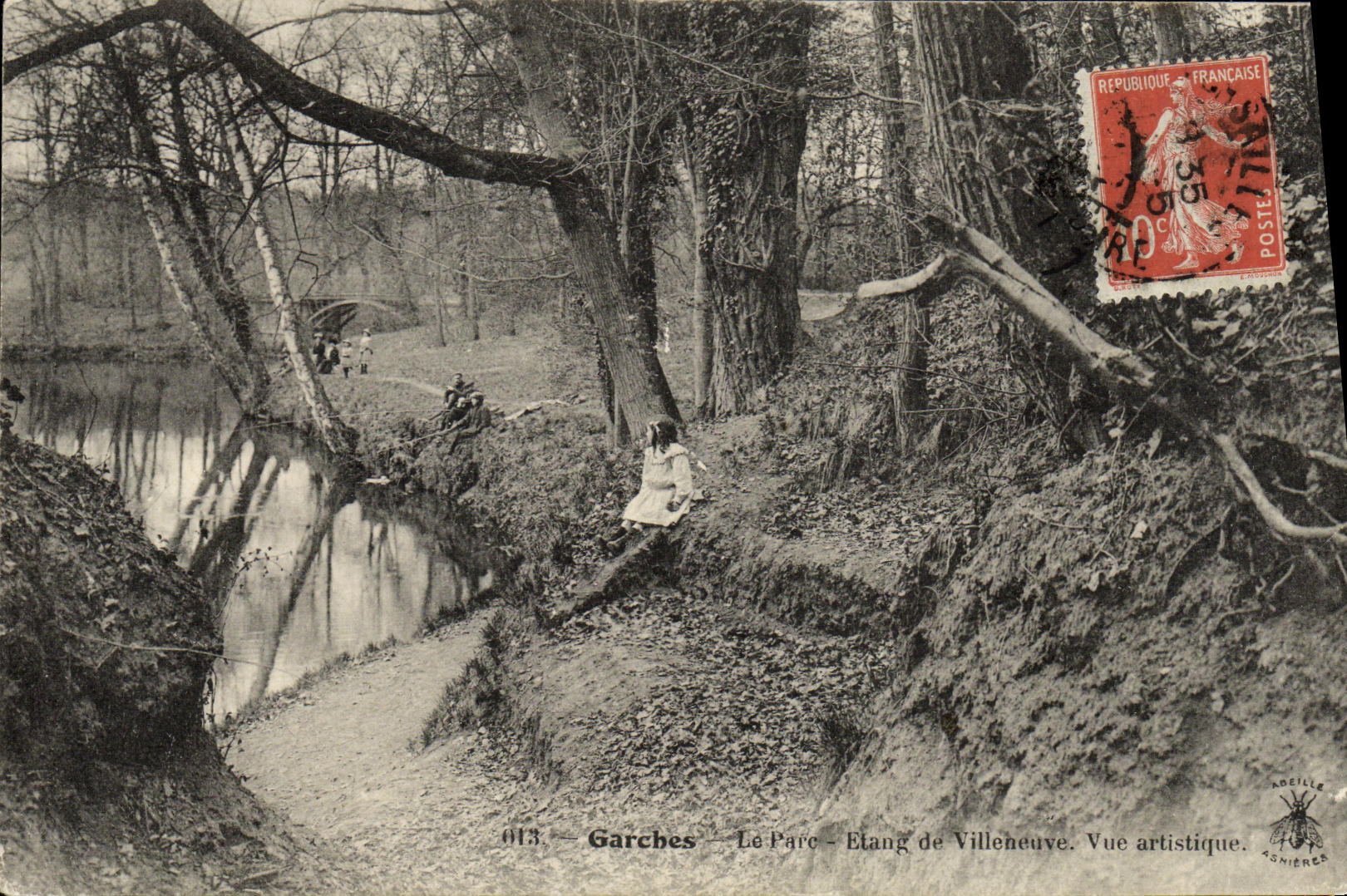 VINTAGE POSTCARD Garches Park Pond of Villeneuve Child