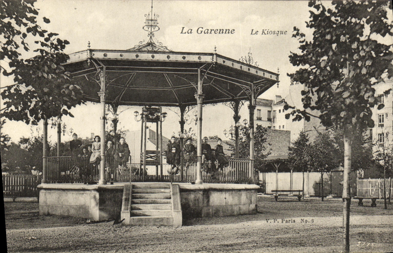 VINTAGE POSTCARD Garenne the Kiosk Children