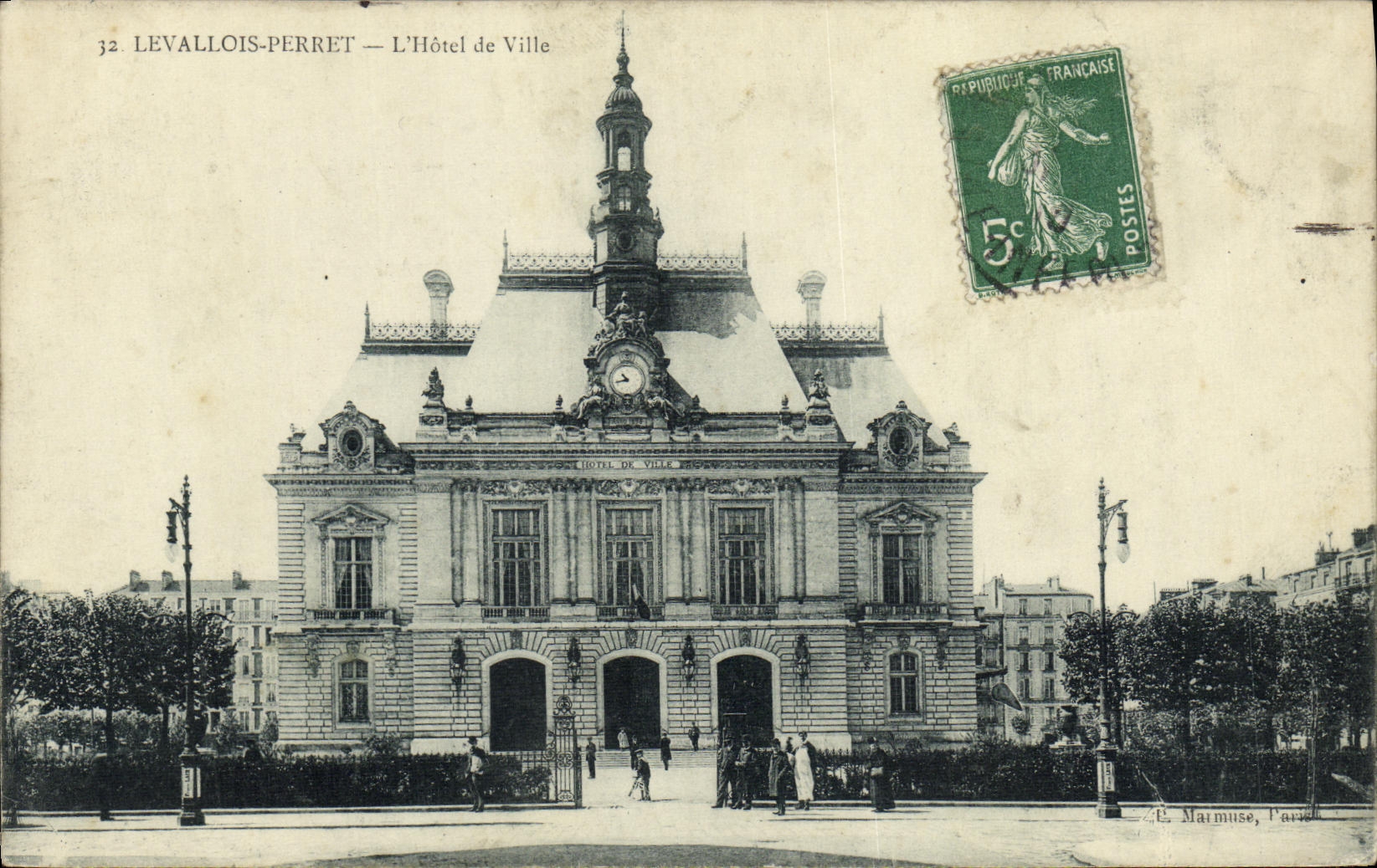 VINTAGE POSTCARD Levallois Perret L Town hall