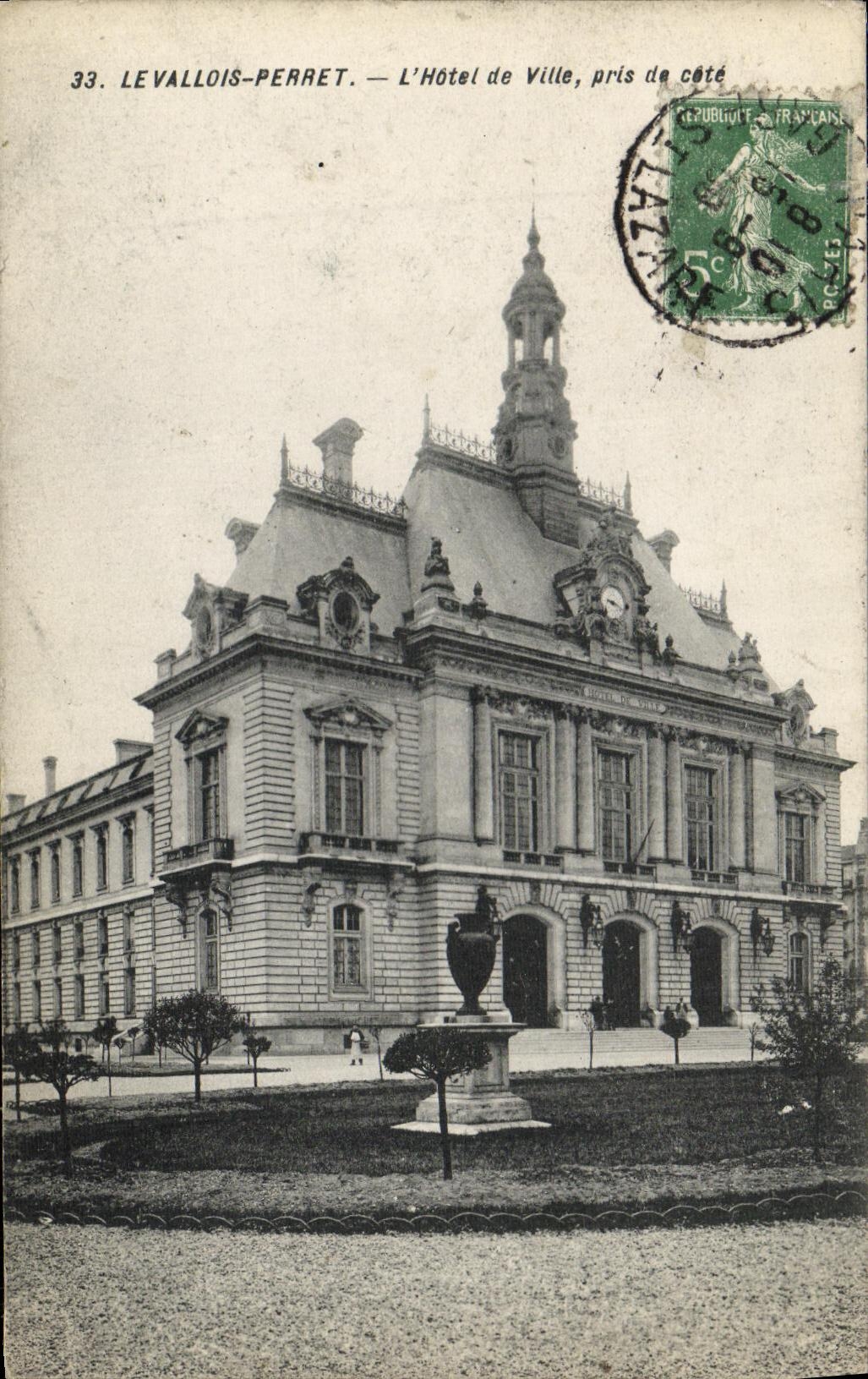 VINTAGE POSTCARD Levallois Perret L Town hall taken of dimension