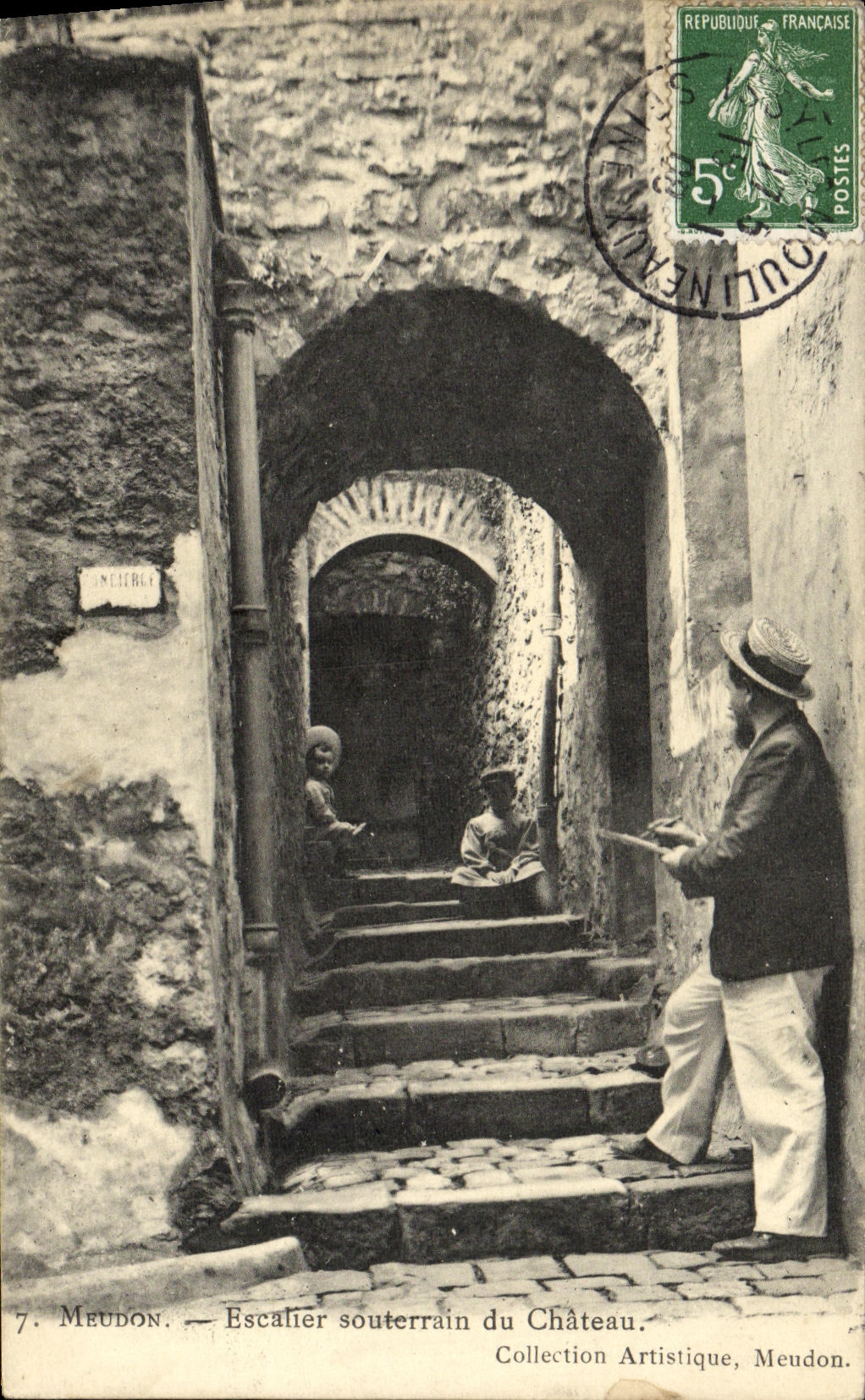 Escalera subterraneo de Meudon de la POSTAL de la VENDIMIA del castillo