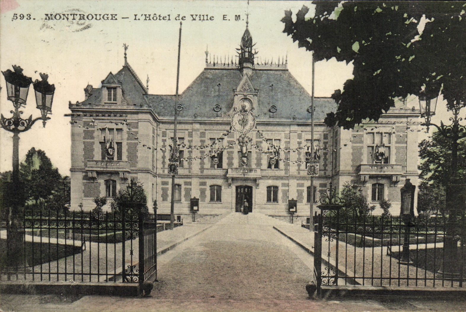 VINTAGE POSTCARD Montrouge L Town hall