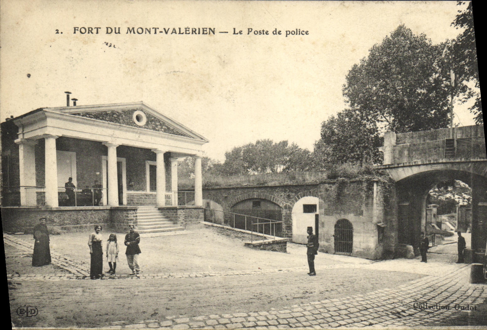 VINTAGE POSTCARD Fort du Mont Valerien the Police station