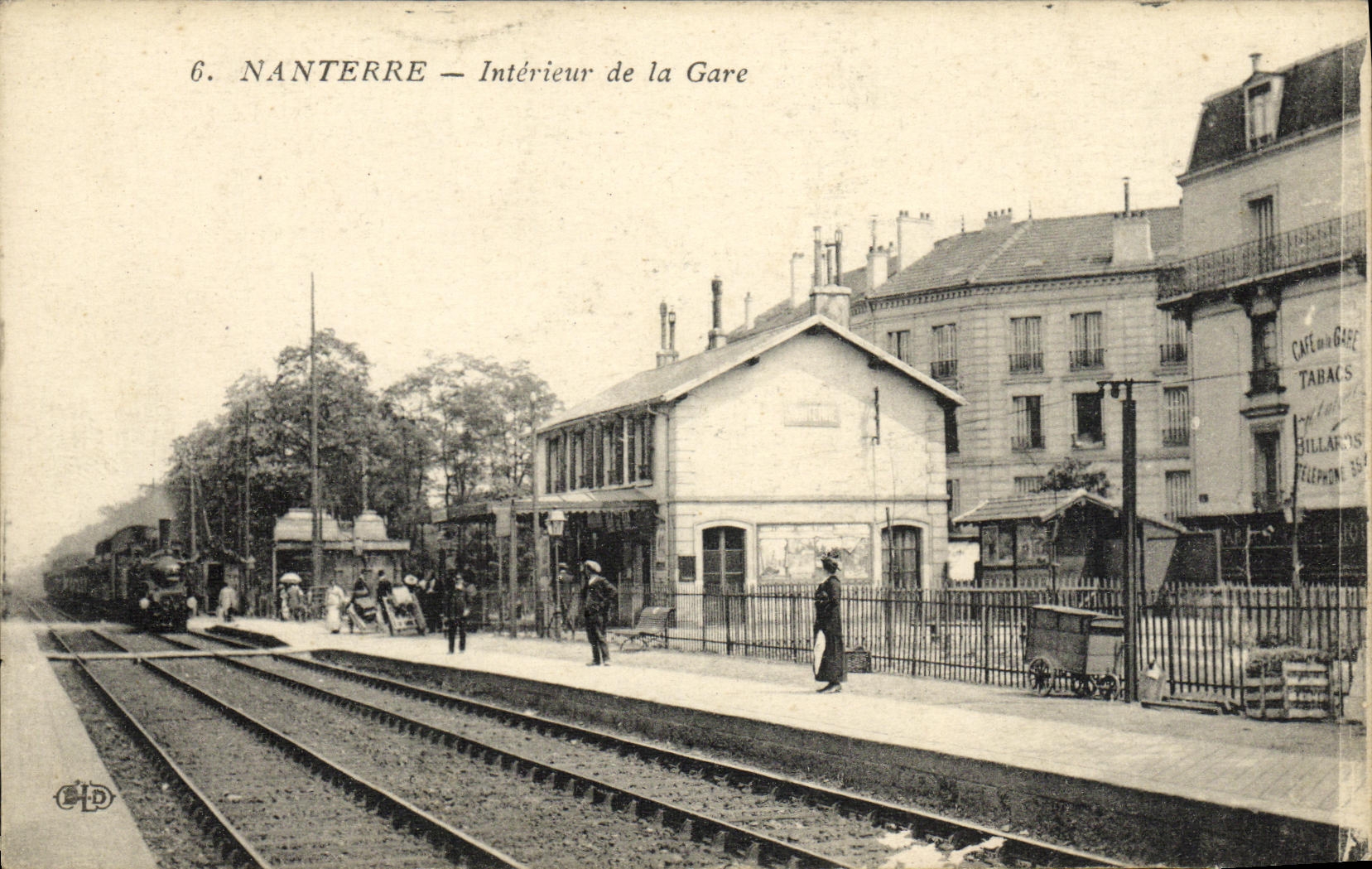 VINTAGE POSTCARD Nanterre Interior of the Station Train TOP